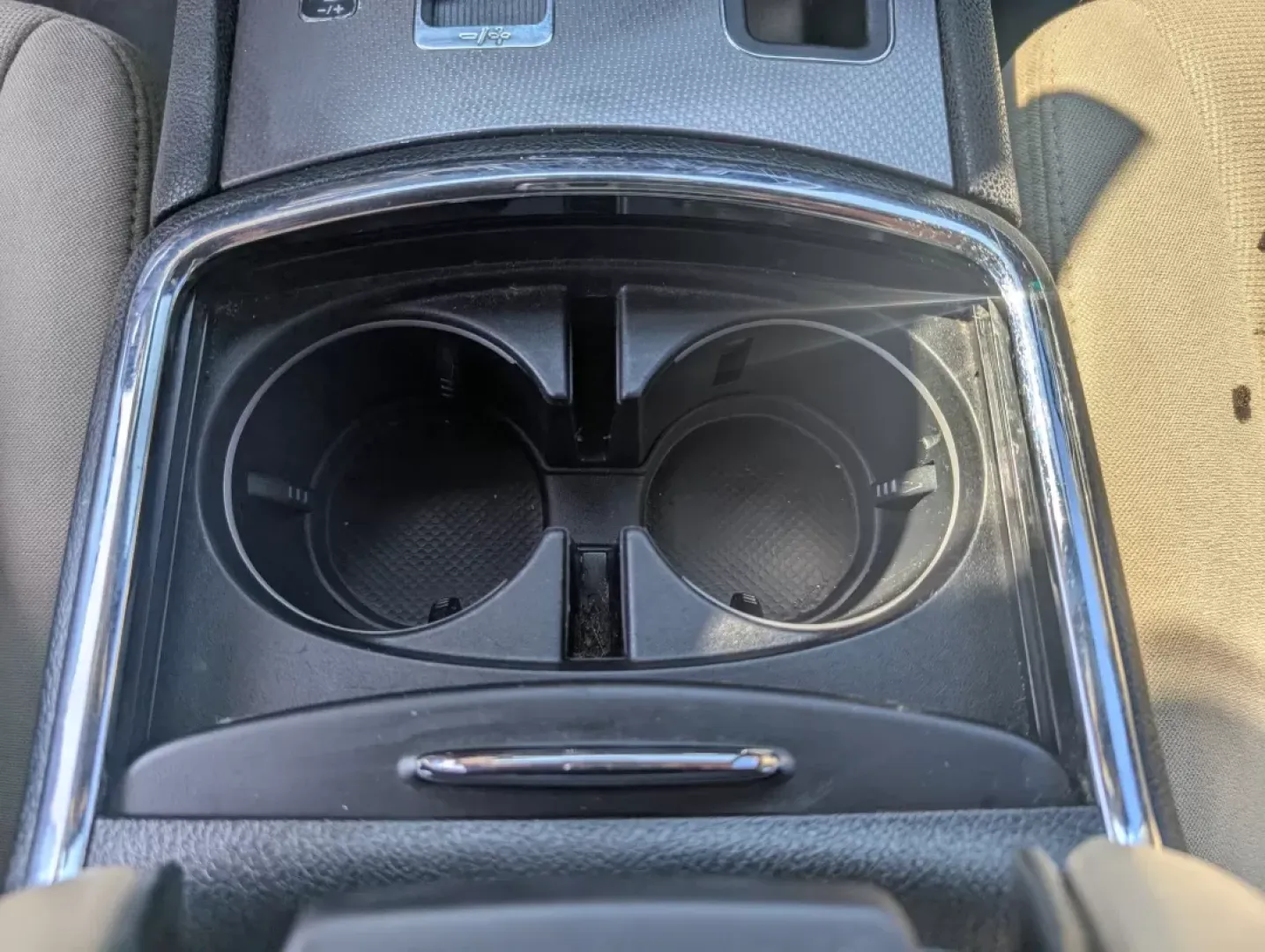 2013 /Black/Light Frost Beige Interior Dodge Charger SE (2C3CDXBG7DH) with an Other engine, located at 5115 14th Ave., Columbus, GA, 31904, (706) 323-0345, 32.511494, -84.971046 - **Unleash Your Inner Adventurer with the 2013 Dodge Charger SE!**<br /> <br /> Are you ready to elevate your driving experience? The 2013 Dodge Charger SE is not just a vehicle; it's a lifestyle upgrade! Imagine cruising down the streets of Phenix City, AL, in style with your family or friends, enjo - Photo#12