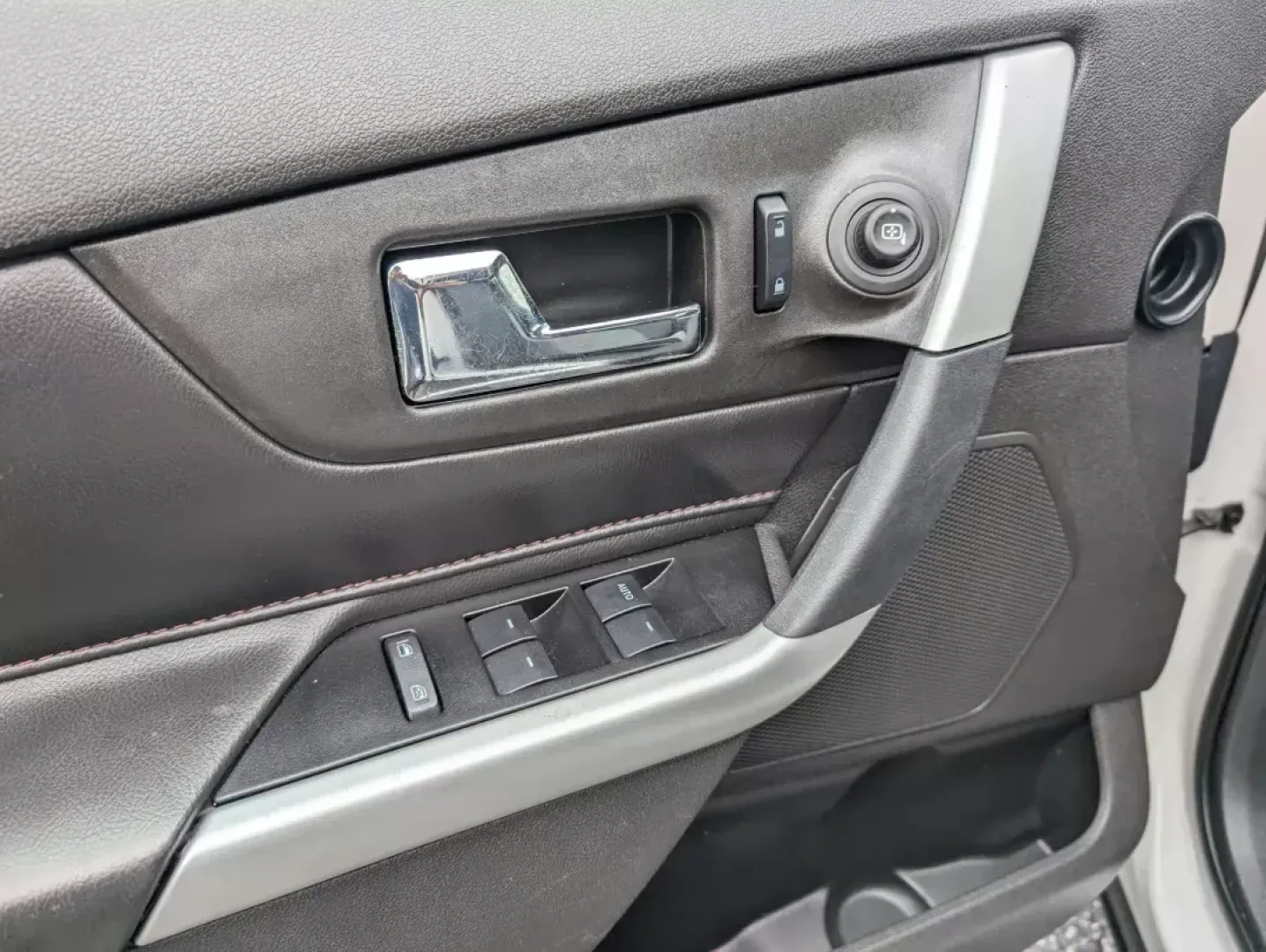 2013 Ford Edge SEL (2FMDK4JC7DB) with an Gas V6 3.5L/213 engine, 6-Speed Automatic w/manual shift transmission, located at 5115 14th Ave., Columbus, GA, 31904, (706) 323-0345, 32.511494, -84.971046 - 2013 Ford Edge SEL - Photo#8