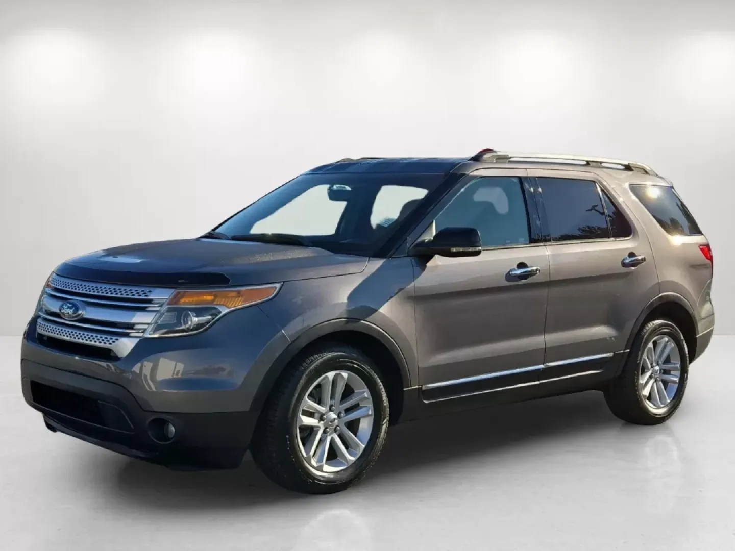 2013 Ford Explorer XLT (1FM5K7D88DG) with an Other engine, located at 3959 U.S. 80 W, Phenix City, AL, 36870, (334) 297-4885, 32.469296, -85.135185 - **Explore Life's Adventures in a 2013 Ford Explorer XLT!** <br /> <br /> Are you searching for a reliable vehicle that can keep up with your bustling lifestyle? Look no further! This 2013 Ford Explorer XLT is the perfect companion for growing families, weekend adventurers, or anyone needing a spacio - Photo#1