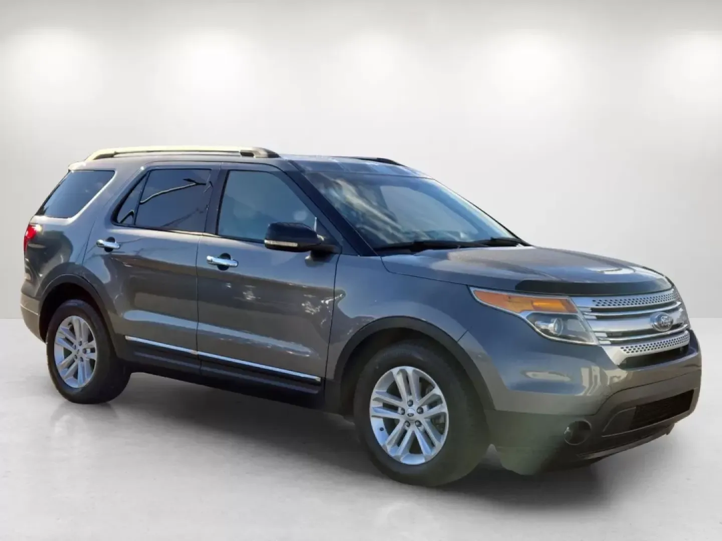 2013 Ford Explorer XLT (1FM5K7D88DG) with an Other engine, located at 3959 U.S. 80 W, Phenix City, AL, 36870, (334) 297-4885, 32.469296, -85.135185 - **Explore Life's Adventures in a 2013 Ford Explorer XLT!** <br /> <br /> Are you searching for a reliable vehicle that can keep up with your bustling lifestyle? Look no further! This 2013 Ford Explorer XLT is the perfect companion for growing families, weekend adventurers, or anyone needing a spacio - Photo#4