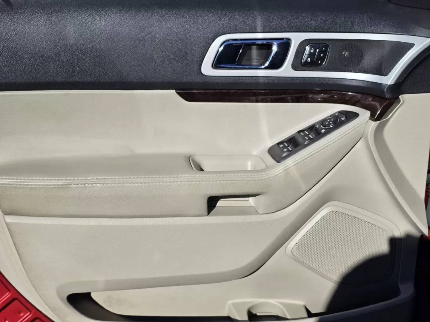 2013 Ford Explorer Limited (1FM5K7F92DG) with an Other engine, located at 5115 14th Ave., Columbus, GA, 31904, (706) 323-0345, 32.511494, -84.971046 - Are you ready to elevate your family adventures or daily commutes? Look no further than the 2013 Ford Explorer Limited, a versatile SUV that seamlessly blends style, comfort, and functionality. At Gils Auto in Phenix City, AL, we understand the importance of having a reliable vehicle that fits your - Photo#8