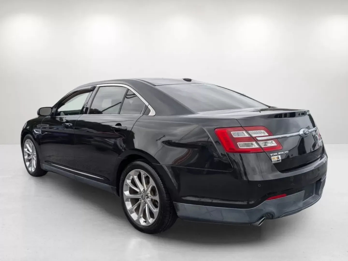 2013 Ford Taurus Limited (1FAHP2F88DG) with an Other engine, located at 521 Old Farm Lane Rd, Prattville, AL, 36066, (334) 325-1505, 32.482460, -86.416367 - Elevate your daily commute with the perfect blend of comfort, style, and technology in this stunning 2013 Ford Taurus Limited! Whether you're commuting to work in downtown Prattville or heading out for a weekend getaway with the family, this sedan is designed to meet all your driving needs. With its - Photo#6