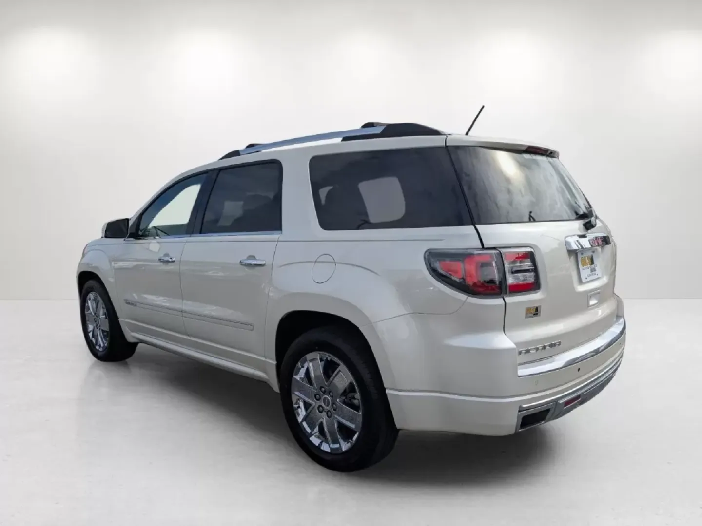 2013 /Cocoa Dune GMC Acadia Denali (1GKKRTKD1DJ) with an Other engine, located at 804 22nd Ave, Phenix City, AL, 36870, (334) 297-1860, 32.484749, -85.024475 - **Adventure Awaits with the 2013 GMC Acadia Denali: Perfect for Family Journeys!**<br /> <br /> Are you ready to elevate your family adventures? The 2013 GMC Acadia Denali is designed for those who crave the perfect blend of comfort, style, and space-ideal for growing families or weekend getaways. A - Photo#6