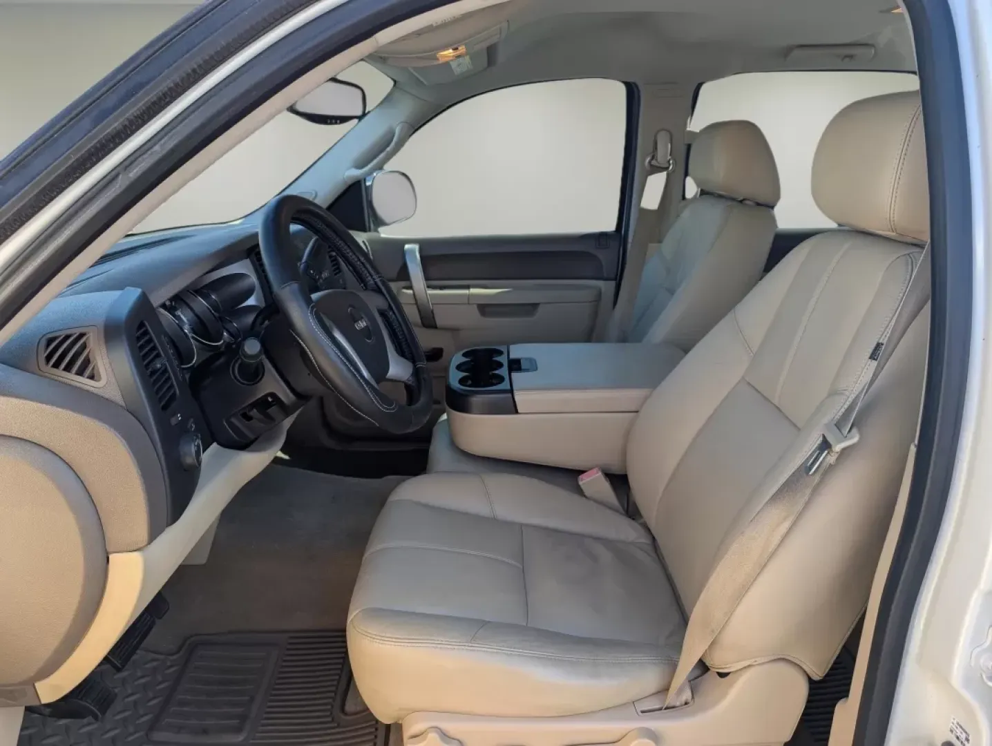 2013 /Very Dark Cashmere/Light Cashmere GMC Sierra 1500 SLE (3GTP1VE08DG) with an Other engine, located at 3959 U.S. 80 W, Phenix City, AL, 36870, (334) 297-4885, 32.469296, -85.135185 - **Adventure Awaits: 2013 GMC Sierra 1500 SLE Crew Cab at Gils Auto Phenix City, AL**<br /> <br /> If you're dreaming of weekend getaways, family camping trips, or simply a reliable daily driver, look no further than this 2013 GMC Sierra 1500 SLE Crew Cab! Perfect for those who value versatility and - Photo#10