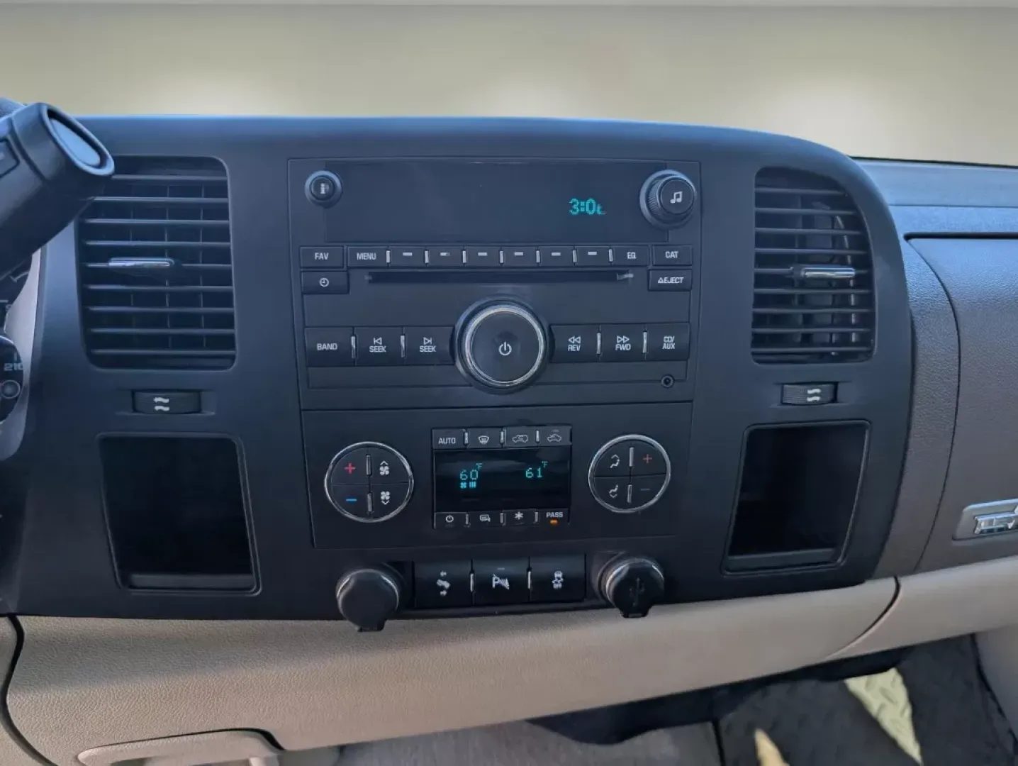 2013 /Very Dark Cashmere/Light Cashmere GMC Sierra 1500 SLE (3GTP1VE08DG) with an Other engine, located at 3959 U.S. 80 W, Phenix City, AL, 36870, (334) 297-4885, 32.469296, -85.135185 - **Adventure Awaits: 2013 GMC Sierra 1500 SLE Crew Cab at Gils Auto Phenix City, AL**<br /> <br /> If you're dreaming of weekend getaways, family camping trips, or simply a reliable daily driver, look no further than this 2013 GMC Sierra 1500 SLE Crew Cab! Perfect for those who value versatility and - Photo#13