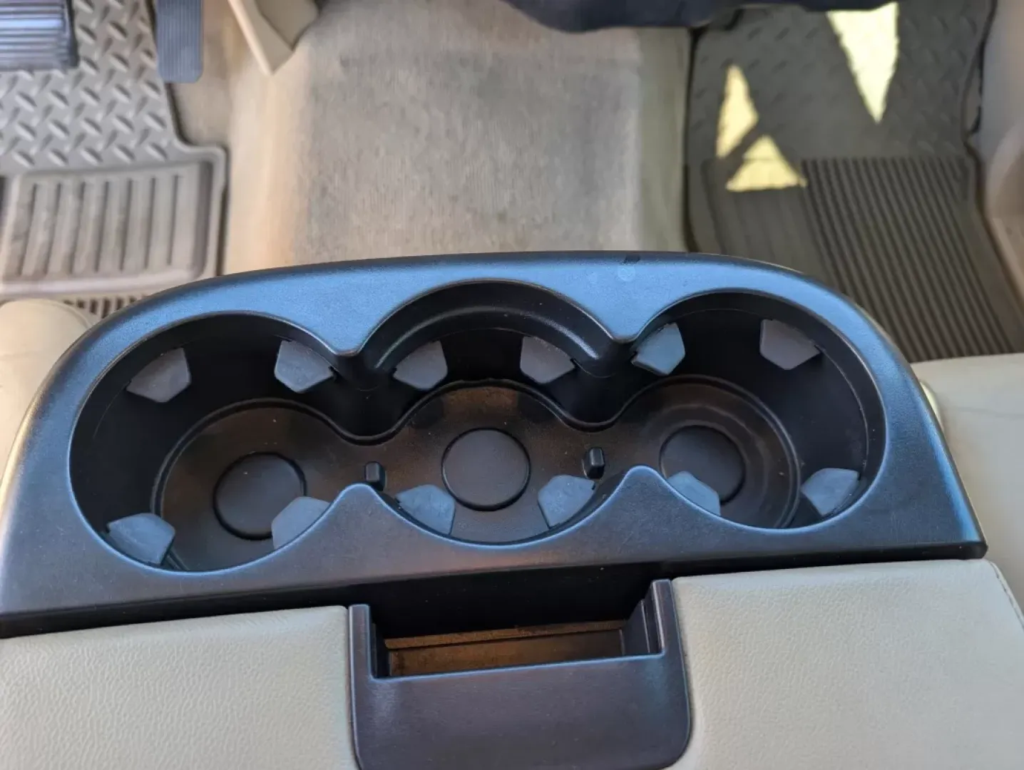 2013 /Very Dark Cashmere/Light Cashmere GMC Sierra 1500 SLE (3GTP1VE08DG) with an Other engine, located at 3959 U.S. 80 W, Phenix City, AL, 36870, (334) 297-4885, 32.469296, -85.135185 - **Adventure Awaits: 2013 GMC Sierra 1500 SLE Crew Cab at Gils Auto Phenix City, AL**<br /> <br /> If you're dreaming of weekend getaways, family camping trips, or simply a reliable daily driver, look no further than this 2013 GMC Sierra 1500 SLE Crew Cab! Perfect for those who value versatility and - Photo#14