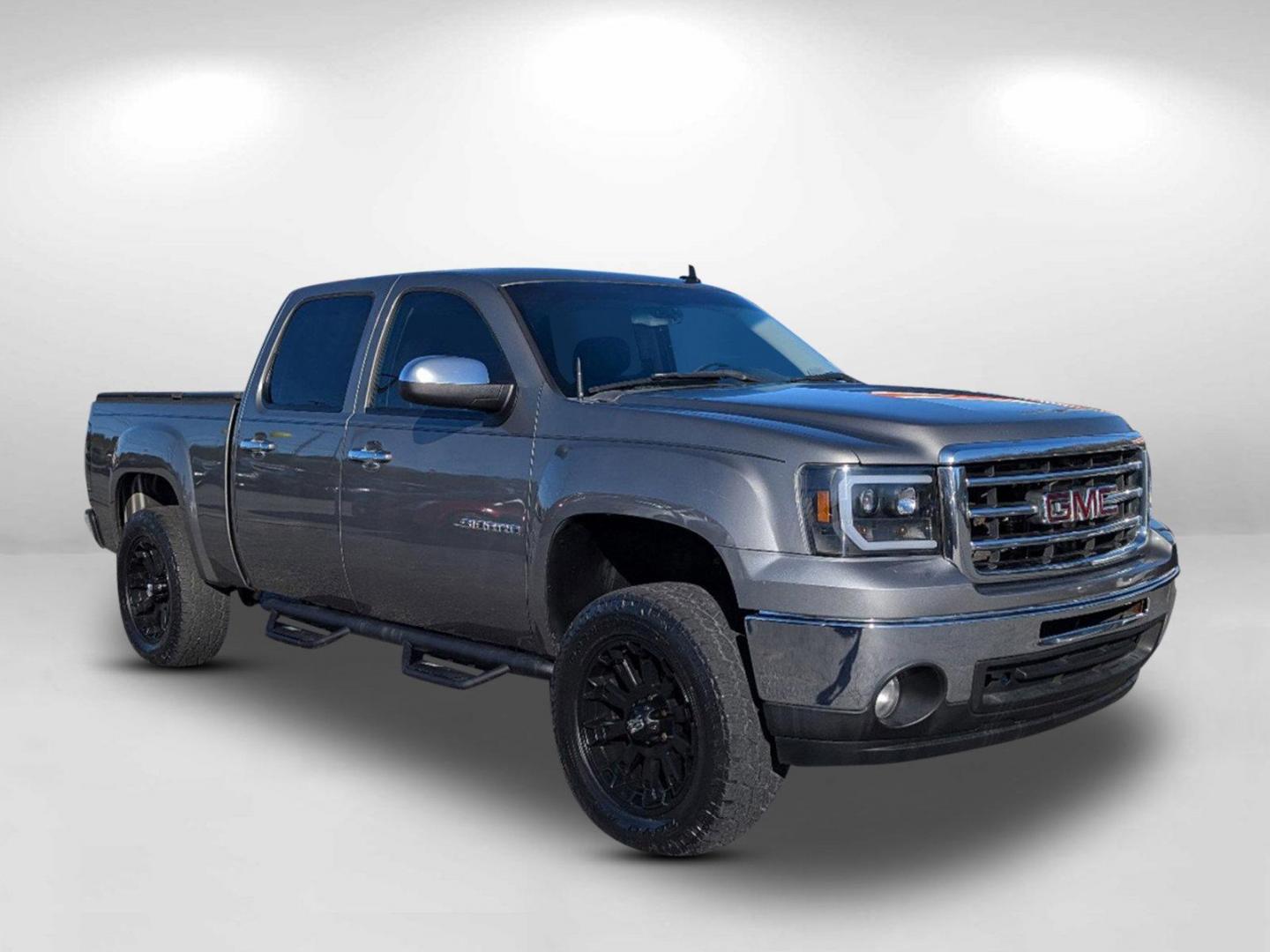 2013 /Ebony GMC Sierra 1500 SLE (3GTP1VE04DG) with an Gas/Ethanol V8 5.3L/323 engine, 6-Speed Automatic transmission, located at 3959 U.S. 80 W, Phenix City, AL, 36870, (334) 297-4885, 32.469296, -85.135185 - 2013 GMC Sierra 1500 SLE - Photo#2