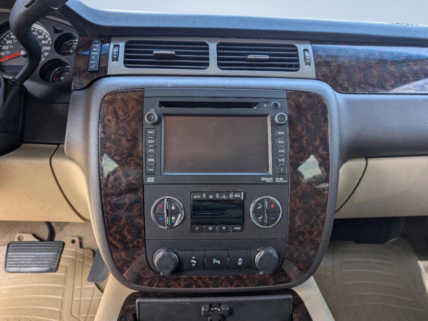 2013 /Cocoa/Light Cashmere GMC Yukon Denali (1GKS1EEF8DR) with an Gas/Ethanol V8 6.2L/378 engine, 6-Speed Automatic transmission, located at 3959 U.S. 80 W, Phenix City, AL, 36870, (334) 297-4885, 32.469296, -85.135185 - 2013 GMC Yukon Denali - Photo#14