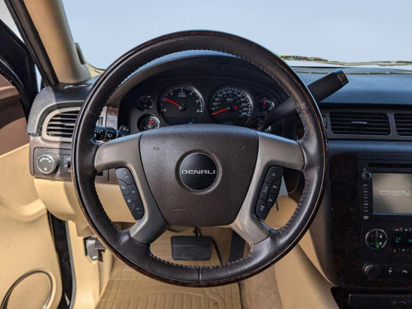 2013 /Cocoa/Light Cashmere GMC Yukon Denali (1GKS1EEF8DR) with an Gas/Ethanol V8 6.2L/378 engine, 6-Speed Automatic transmission, located at 3959 U.S. 80 W, Phenix City, AL, 36870, (334) 297-4885, 32.469296, -85.135185 - 2013 GMC Yukon Denali - Photo#15