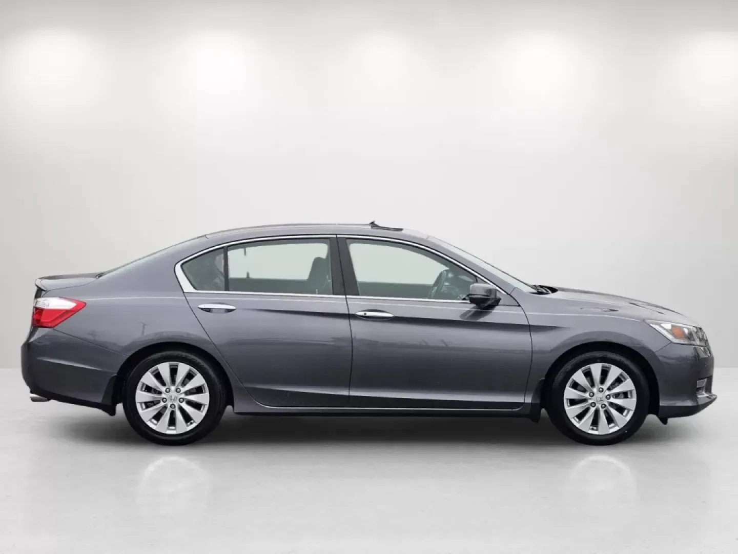 2013 /Black Honda Accord Sdn EX-L (1HGCR2F84DA) with an Other engine, located at 3959 U.S. 80 W, Phenix City, AL, 36870, (334) 297-4885, 32.469296, -85.135185 - Are you in the market for a reliable sedan that perfectly blends comfort, safety, and technology? Look no further than this stunning 2013 Honda Accord Sdn EX-L at Gils Auto in Phenix City, AL. This vehicle is designed to elevate your daily commute, whether you're driving to work or embarking on week - Photo#4