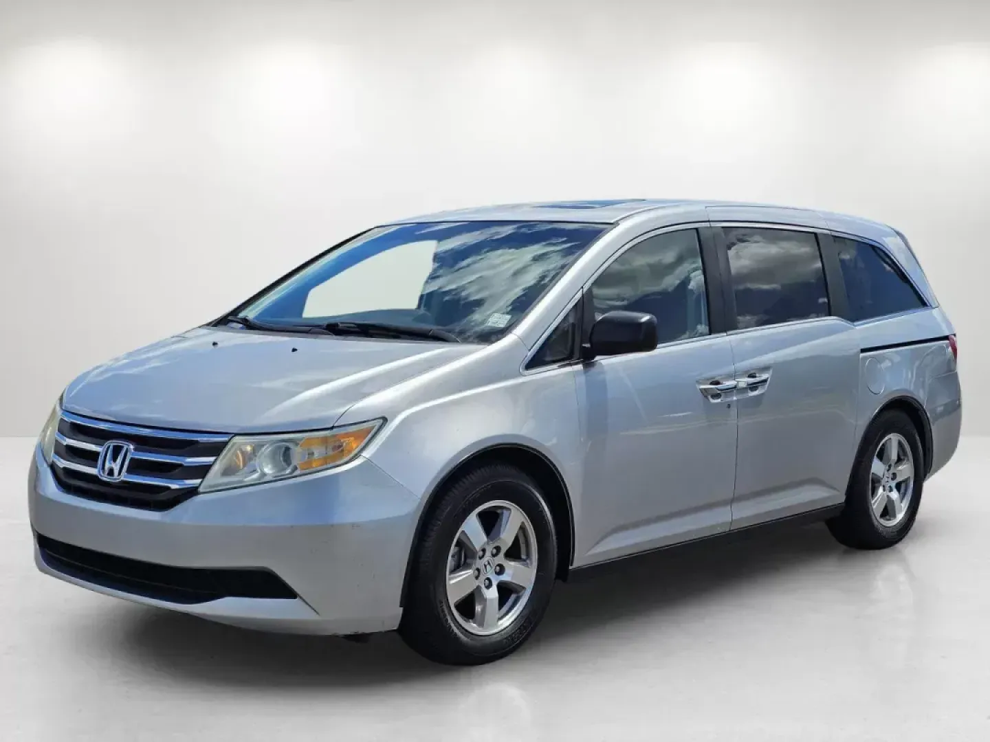 2013 /Gray Honda Odyssey EX-L (5FNRL5H69DB) with an Other engine, located at 521 Old Farm Lane Rd, Prattville, AL, 36066, (334) 325-1505, 32.482460, -86.416367 - **Elevate Your Family Adventures with This 2013 Honda Odyssey EX-L!**<br /> <br /> At Gils Auto in Prattville, AL, we understand that family life can be busy and chaotic. Whether you're shuttling kids to soccer practice, embarking on a weekend road trip, or simply running errands, you need a reliabl - Photo#1