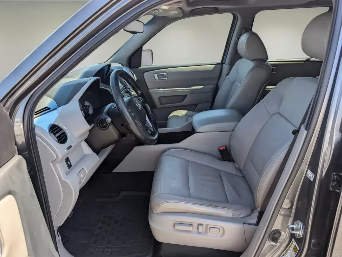 2013 Honda Pilot EX-L (5FNYF3H60DB) with an Gas V6 3.5L/212 engine, 5-Speed Automatic transmission, located at 521 Old Farm Lane Rd, Prattville, AL, 36066, (334) 325-1505, 32.482460, -86.416367 - 2013 Honda Pilot EX-L - Photo#10