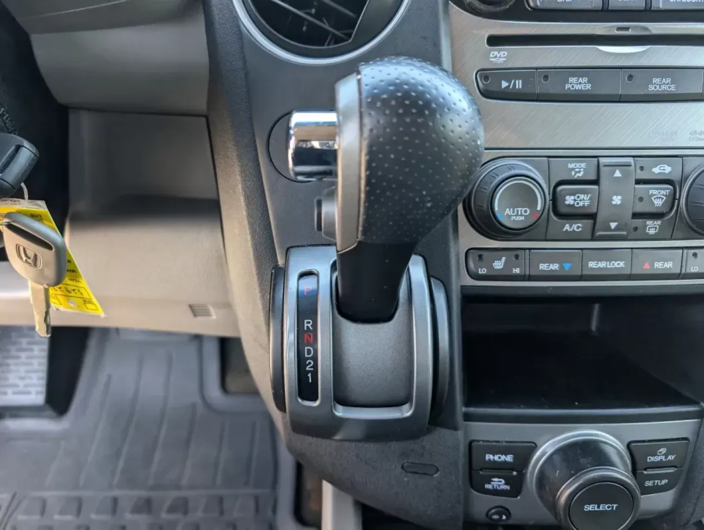 2013 Honda Pilot EX-L (5FNYF3H60DB) with an Gas V6 3.5L/212 engine, 5-Speed Automatic transmission, located at 521 Old Farm Lane Rd, Prattville, AL, 36066, (334) 325-1505, 32.482460, -86.416367 - 2013 Honda Pilot EX-L - Photo#15