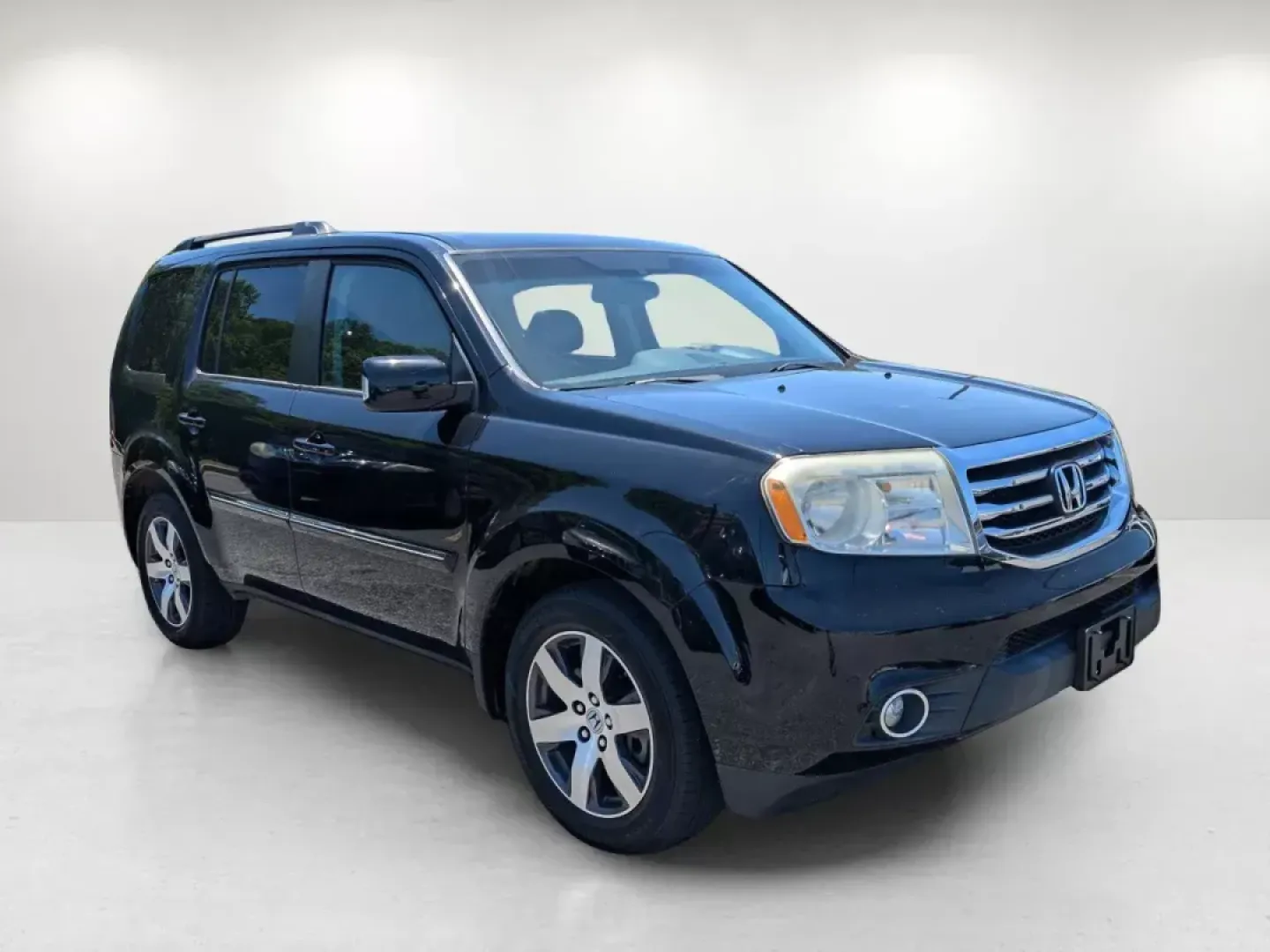 2013 Honda Pilot Touring (5FNYF4H99DB) with an Gas V6 3.5L/212 engine, 5-Speed Automatic transmission, located at 3959 U.S. 80 W, Phenix City, AL, 36870, (334) 297-4885, 32.469296, -85.135185 - 2013 Honda Pilot Touring - Photo#2