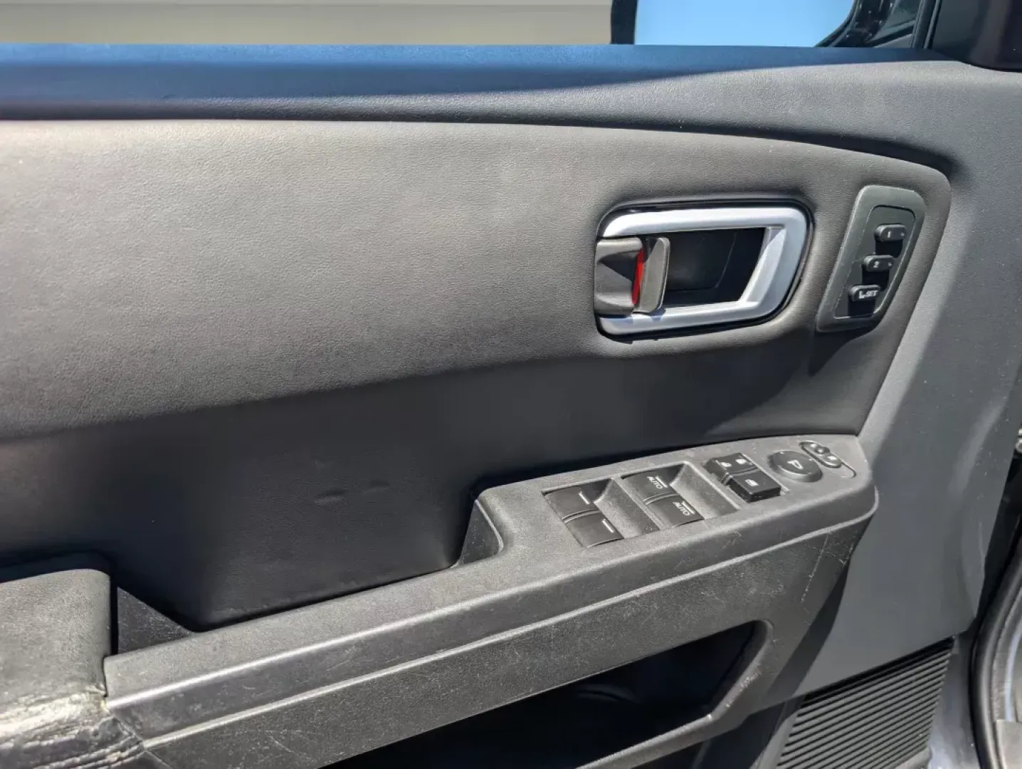 2013 Honda Pilot Touring (5FNYF4H99DB) with an Gas V6 3.5L/212 engine, 5-Speed Automatic transmission, located at 3959 U.S. 80 W, Phenix City, AL, 36870, (334) 297-4885, 32.469296, -85.135185 - 2013 Honda Pilot Touring - Photo#8