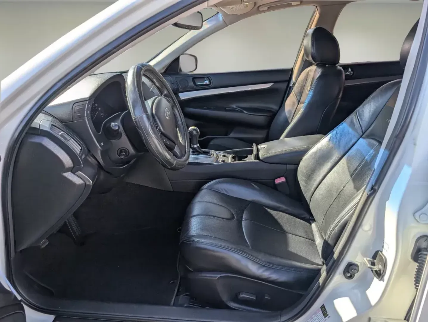 2013 /Graphite Infiniti G37 Sedan Journey (JN1CV6AP2DM) with an Other engine, located at 804 22nd Ave, Phenix City, AL, 36870, (334) 297-1860, 32.484749, -85.024475 - Discover the luxury and performance of the 2013 Infiniti G37 Sedan, perfect for those who crave a balance of style and practicality. Imagine gliding through the bustling streets of Phenix City, AL, in a vehicle that effortlessly combines sophistication and comfort. Whether you're commuting to work, - Photo#9