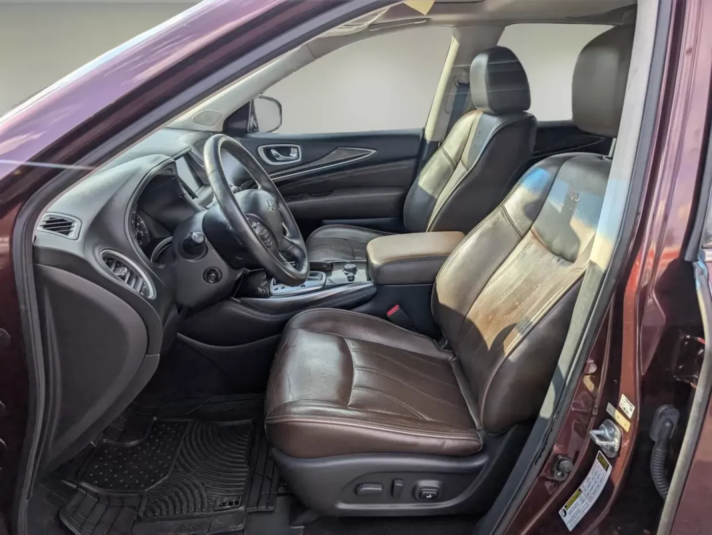 2013 /Java Infiniti JX35 (5N1AL0MN6DC) with an Other engine, located at 3959 U.S. 80 W, Phenix City, AL, 36870, (334) 297-4885, 32.469296, -85.135185 - Elevate your family adventures and daily commutes with this stunning 2013 Infiniti JX35, available now at Gils Auto in Phenix City, AL. Whether you're carting the kids to school, heading out for a weekend road trip, or simply enjoying the finer things in life, this luxurious SUV combines comfort, sa - Photo#9