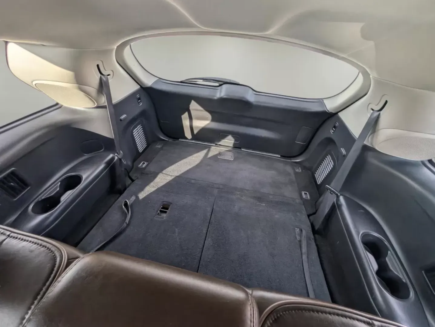 2013 /Java Infiniti JX35 (5N1AL0MN6DC) with an Other engine, located at 3959 U.S. 80 W, Phenix City, AL, 36870, (334) 297-4885, 32.469296, -85.135185 - Elevate your family adventures and daily commutes with this stunning 2013 Infiniti JX35, available now at Gils Auto in Phenix City, AL. Whether you're carting the kids to school, heading out for a weekend road trip, or simply enjoying the finer things in life, this luxurious SUV combines comfort, sa - Photo#11