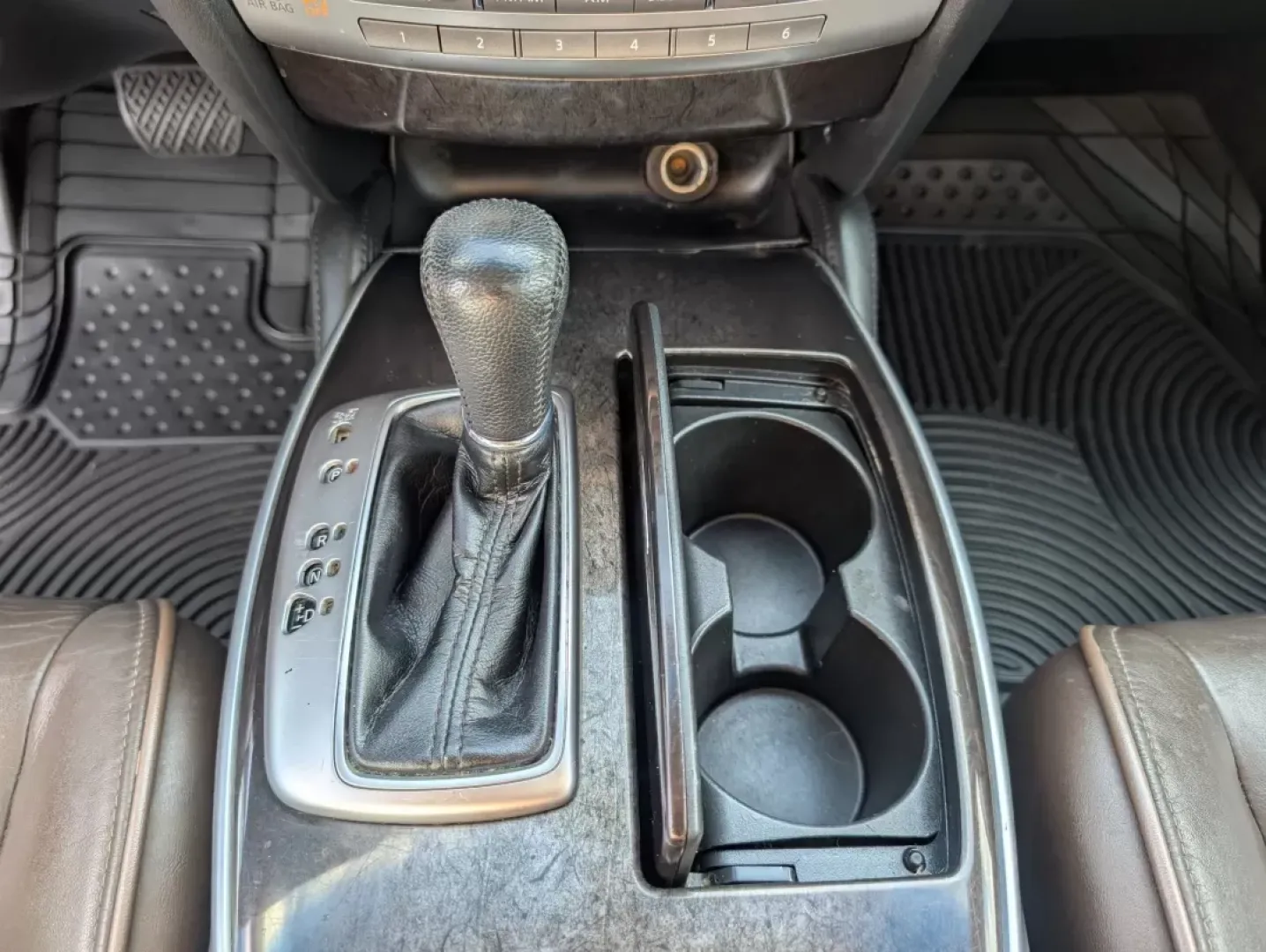 2013 /Java Infiniti JX35 (5N1AL0MN6DC) with an Other engine, located at 3959 U.S. 80 W, Phenix City, AL, 36870, (334) 297-4885, 32.469296, -85.135185 - Elevate your family adventures and daily commutes with this stunning 2013 Infiniti JX35, available now at Gils Auto in Phenix City, AL. Whether you're carting the kids to school, heading out for a weekend road trip, or simply enjoying the finer things in life, this luxurious SUV combines comfort, sa - Photo#13