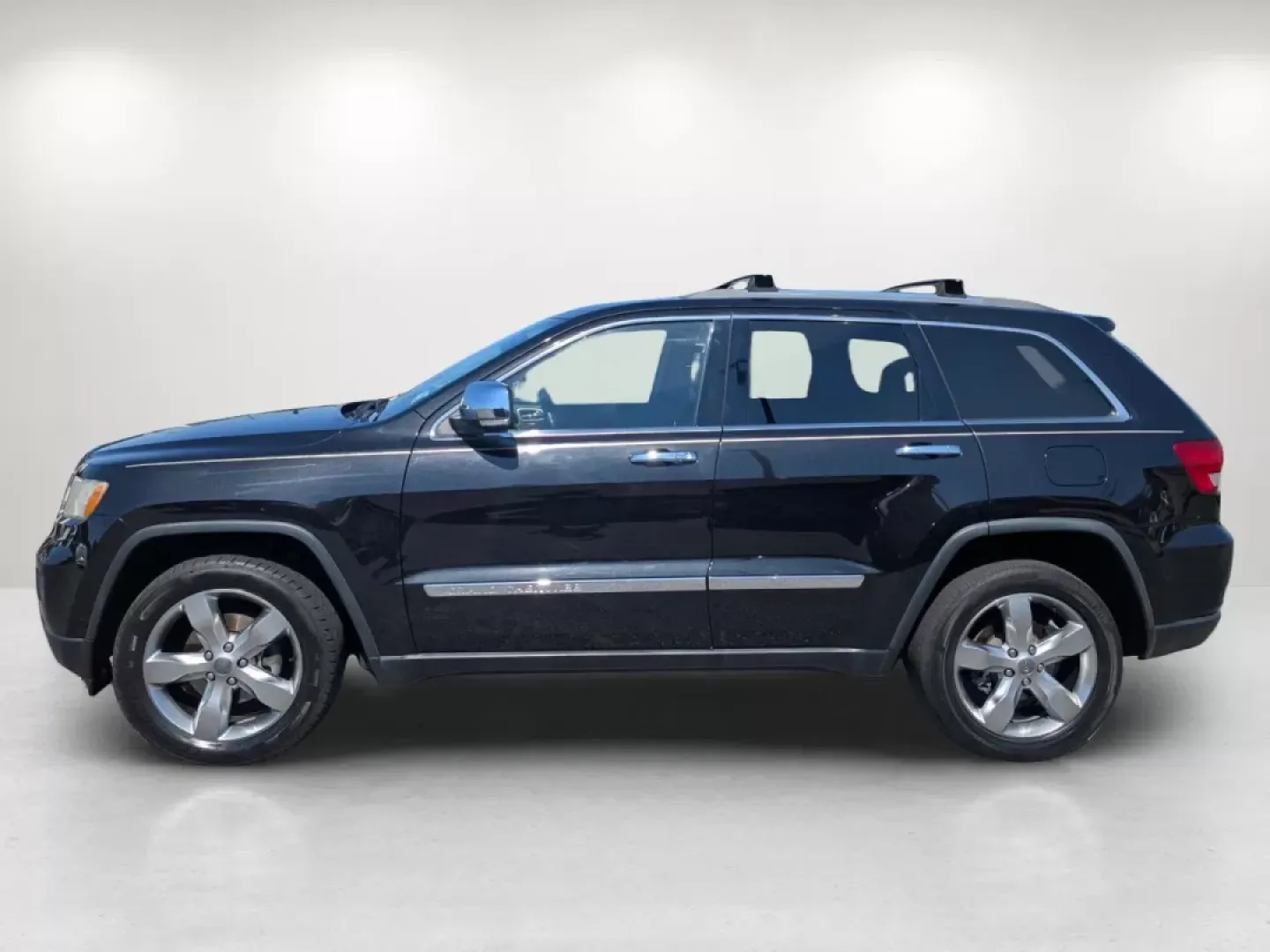 2013 /Black Jeep Grand Cherokee Limited (1C4RJFBG0DC) with an Other engine, located at 3959 U.S. 80 W, Phenix City, AL, 36870, (334) 297-4885, 32.469296, -85.135185 - **Elevate Your Adventures with This 2013 Jeep Grand Cherokee Limited in Phenix City, AL!**<br /> <br /> Are you ready to embark on unforgettable journeys and create lasting family memories? Look no further than this stunning 2013 Jeep Grand Cherokee Limited, now available at Gils Auto in Phenix City - Photo#8