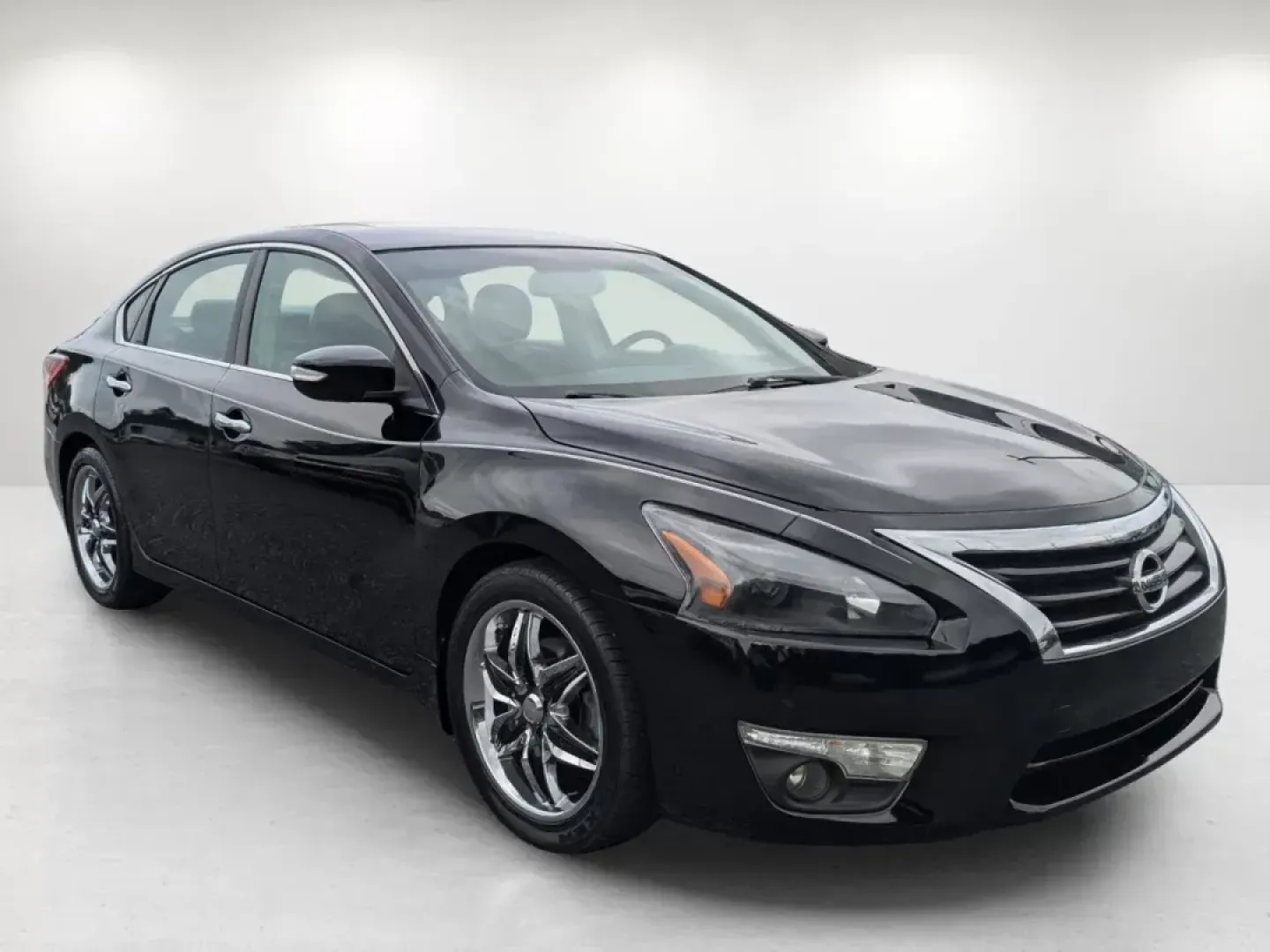 2013 /Charcoal Nissan Altima 2.5 SL (1N4AL3AP3DC) with an Gas I4 2.5L/152 engine, 1-Speed Continuously Variable Ratio transmission, located at 3959 U.S. 80 W, Phenix City, AL, 36870, (334) 297-4885, 32.469296, -85.135185 - 2013 Nissan Altima 2.5 SL - Photo#2