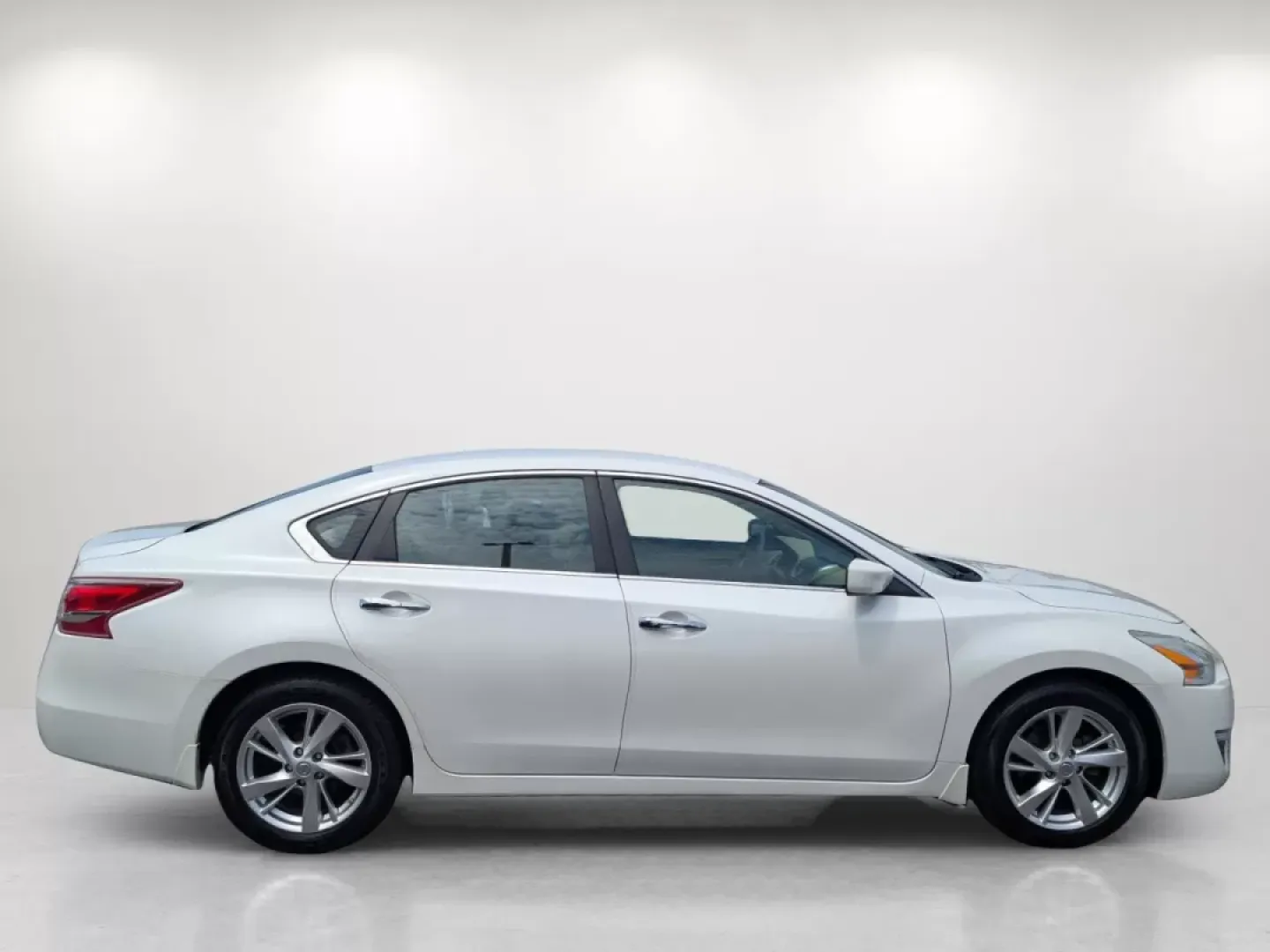 2013 /Beige Nissan Altima 2.5 SV (1N4AL3AP9DN) with an Other engine, located at 521 Old Farm Lane Rd, Prattville, AL, 36066, (334) 325-1505, 32.482460, -86.416367 - ### Experience Modern Comfort with the 2013 Nissan Altima at Gils Auto!<br /> <br /> Are you looking for a reliable vehicle that seamlessly fits into your daily lifestyle? Whether you're commuting to work, running errands, or heading out on weekend adventures, the 2013 Nissan Altima is the perfect s - Photo#3