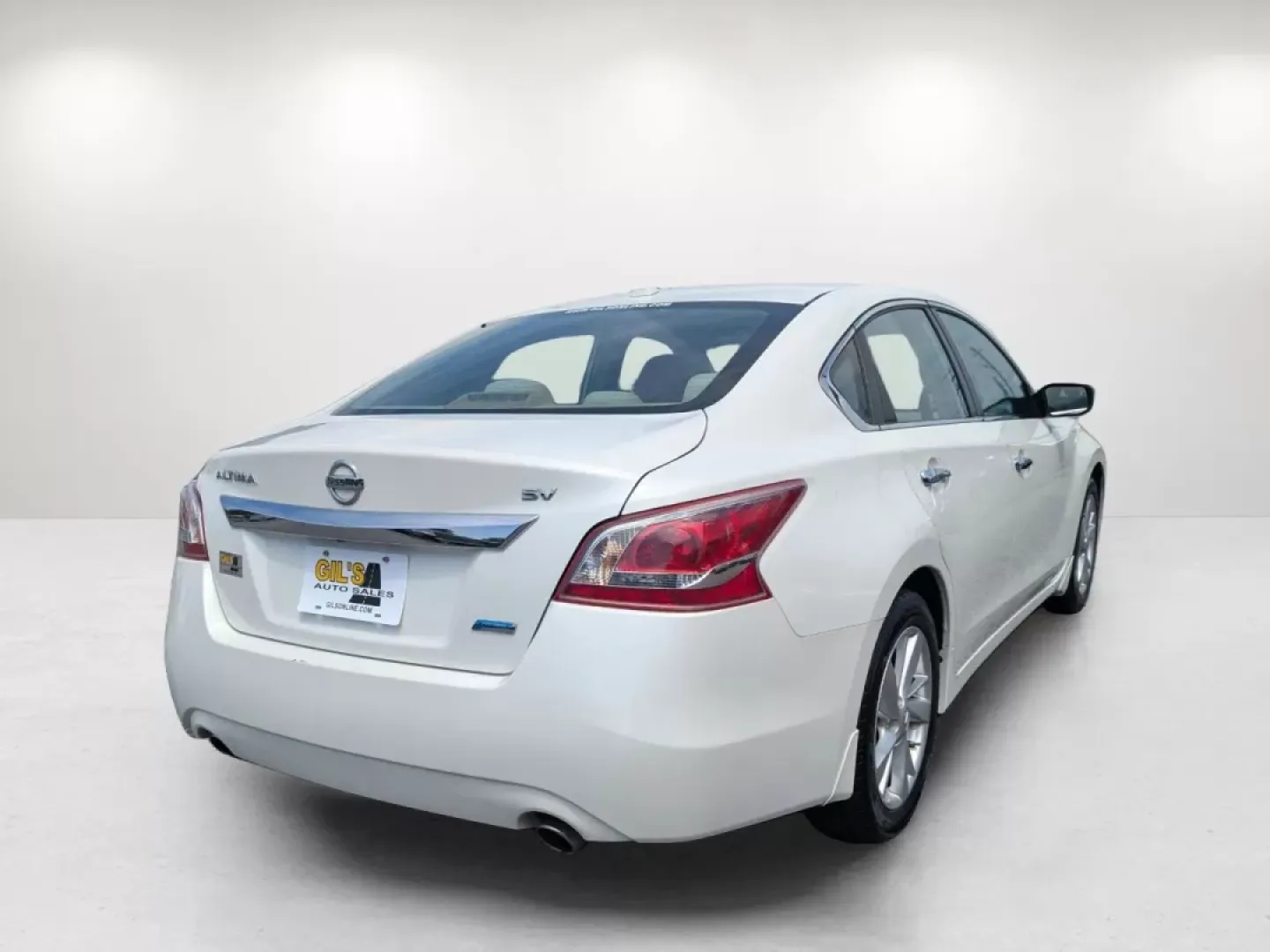 2013 /Beige Nissan Altima 2.5 SV (1N4AL3AP9DN) with an Other engine, located at 521 Old Farm Lane Rd, Prattville, AL, 36066, (334) 325-1505, 32.482460, -86.416367 - ### Experience Modern Comfort with the 2013 Nissan Altima at Gils Auto!<br /> <br /> Are you looking for a reliable vehicle that seamlessly fits into your daily lifestyle? Whether you're commuting to work, running errands, or heading out on weekend adventures, the 2013 Nissan Altima is the perfect s - Photo#4