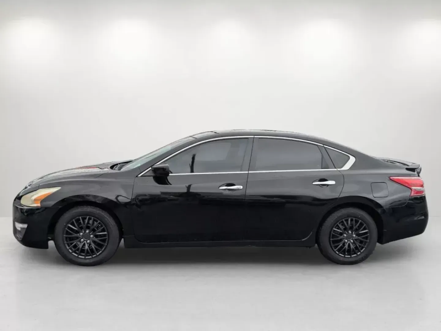 2013 /Charcoal Nissan Altima 2.5 SV (1N4AL3AP8DC) with an Gas I4 2.5L/152 engine, 1-Speed Continuously Variable Ratio transmission, located at 5115 14th Ave., Columbus, GA, 31904, (706) 323-0345, 32.511494, -84.971046 - ### Explore the Open Road with This 2013 Nissan Altima at Gils Auto - Columbus<br /> <br /> Are you ready to elevate your driving experience? Whether you're commuting to work, running errands, or planning a weekend getaway, the **2013 Nissan Altima 2.5 SV** is the perfect sedan to enhance your daily - Photo#7