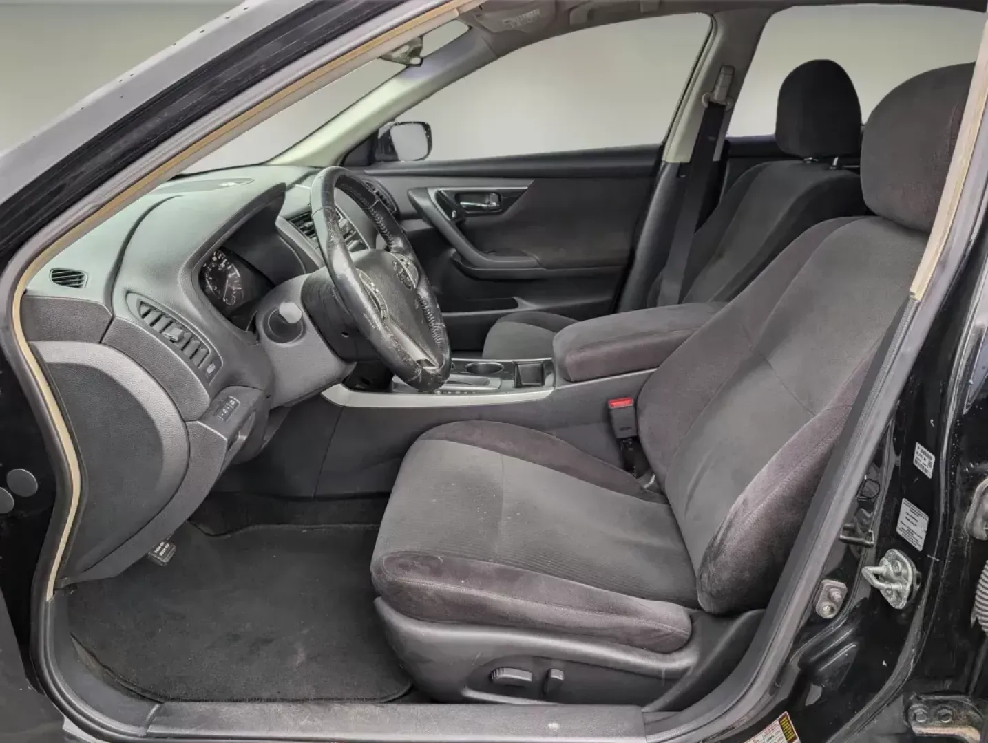 2013 /Charcoal Nissan Altima 2.5 SV (1N4AL3AP8DC) with an Gas I4 2.5L/152 engine, 1-Speed Continuously Variable Ratio transmission, located at 5115 14th Ave., Columbus, GA, 31904, (706) 323-0345, 32.511494, -84.971046 - ### Explore the Open Road with This 2013 Nissan Altima at Gils Auto - Columbus<br /> <br /> Are you ready to elevate your driving experience? Whether you're commuting to work, running errands, or planning a weekend getaway, the **2013 Nissan Altima 2.5 SV** is the perfect sedan to enhance your daily - Photo#9