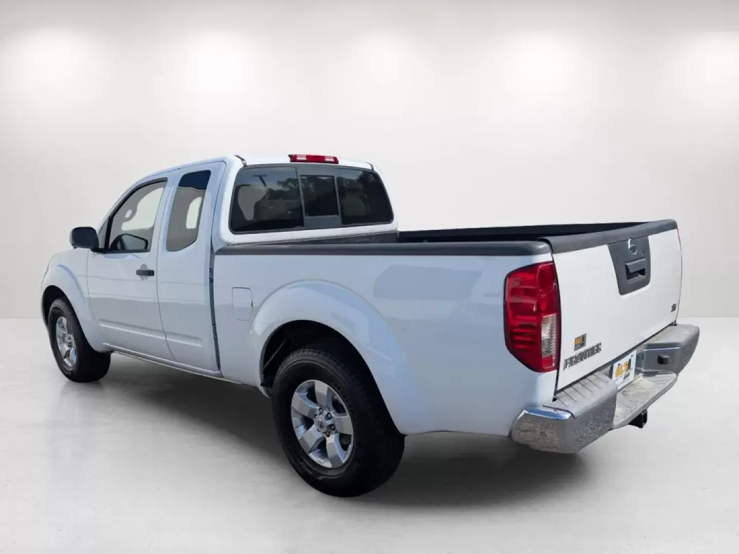 2013 /Beige Nissan Frontier SV (1N6AD0CU1DN) with an Other engine, located at 3959 U.S. 80 W, Phenix City, AL, 36870, (334) 297-4885, 32.469296, -85.135185 - **Elevate Your Weekend Adventures with the 2013 Nissan Frontier SV at Gils Auto!**<br /> <br /> Are you ready to tackle your weekend getaways or everyday errands with confidence and style? The 2013 Nissan Frontier SV Extended Cab Pickup, available now at Gils Auto in Phenix City, AL, is the perfect - Photo#6