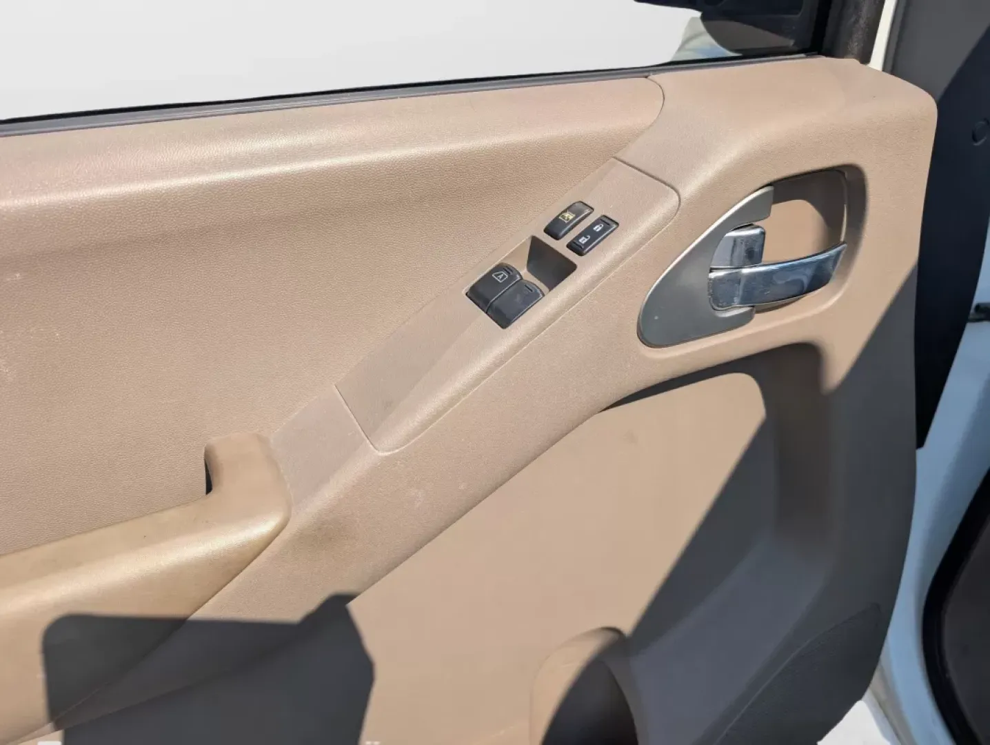 2013 /Beige Nissan Frontier SV (1N6AD0CU1DN) with an Other engine, located at 3959 U.S. 80 W, Phenix City, AL, 36870, (334) 297-4885, 32.469296, -85.135185 - **Elevate Your Weekend Adventures with the 2013 Nissan Frontier SV at Gils Auto!**<br /> <br /> Are you ready to tackle your weekend getaways or everyday errands with confidence and style? The 2013 Nissan Frontier SV Extended Cab Pickup, available now at Gils Auto in Phenix City, AL, is the perfect - Photo#8