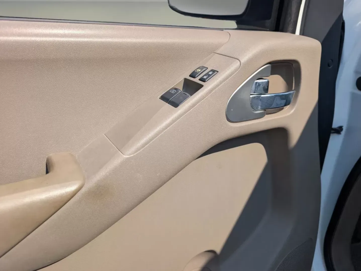 2013 /Beige Nissan Frontier SV (1N6AD0CU1DN) with an Other engine, located at 3959 U.S. 80 W, Phenix City, AL, 36870, (334) 297-4885, 32.469296, -85.135185 - **Elevate Your Weekend Adventures with the 2013 Nissan Frontier SV at Gils Auto!**<br /> <br /> Are you ready to tackle your weekend getaways or everyday errands with confidence and style? The 2013 Nissan Frontier SV Extended Cab Pickup, available now at Gils Auto in Phenix City, AL, is the perfect - Photo#9