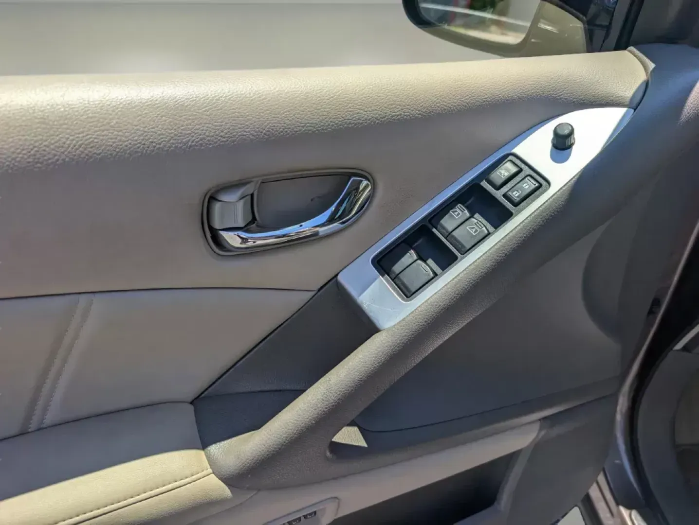 2013 /Beige Nissan Murano SL (JN8AZ1MW3DW) with an Gas V6 3.5L/ engine, 1-Speed Continuously Variable Ratio transmission, located at 5115 14th Ave., Columbus, GA, 31904, (706) 323-0345, 32.511494, -84.971046 - **Explore New Adventures with the 2013 Nissan Murano SL - Perfect for Families and Commuters Alike!**<br /> <br /> If you're searching for a versatile SUV that seamlessly blends comfort, style, and practicality, look no further than the 2013 Nissan Murano SL available at Gils Auto - Columbus. This s - Photo#8