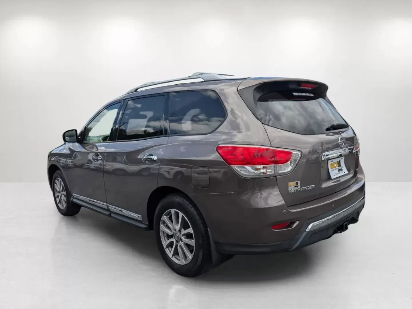 2013 /Almond Nissan Pathfinder SL (5N1AR2MN7DC) with an Other engine, located at 7000 Northlake Connector, Columbus, GA, 31904, (706) 987-8085, 32.524975, -84.978134 - **Experience Adventure and Comfort with the 2013 Nissan Pathfinder SL at Gils Auto - Columbus #2!**<br /> <br /> Are you ready to embark on your next family adventure or daily commute with style and confidence? Look no further than the 2013 Nissan Pathfinder SL, a versatile SUV that perfectly balanc - Photo#6