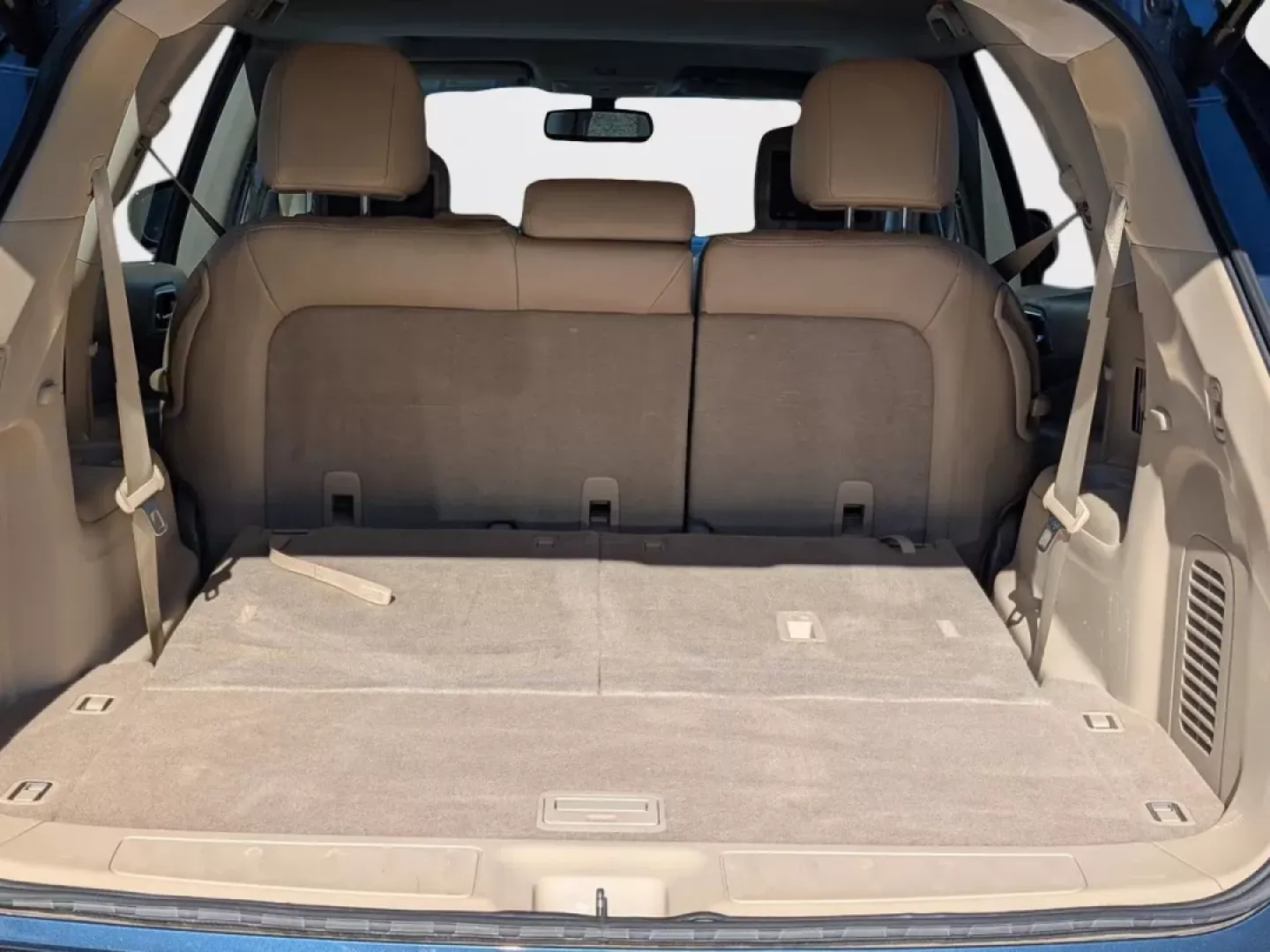 2013 /Almond Nissan Pathfinder Platinum (5N1AR2MM6DC) with an Other engine, located at 804 22nd Ave, Phenix City, AL, 36870, (334) 297-1860, 32.484749, -85.024475 - **Explore New Adventures with the 2013 Nissan Pathfinder Platinum at Gils Auto in Phenix City, AL!**<br /> <br /> Are you ready to elevate your family outings, weekend getaways, and daily commutes? The 2013 Nissan Pathfinder Platinum is the perfect SUV for those who crave versatility and comfort in - Photo#9