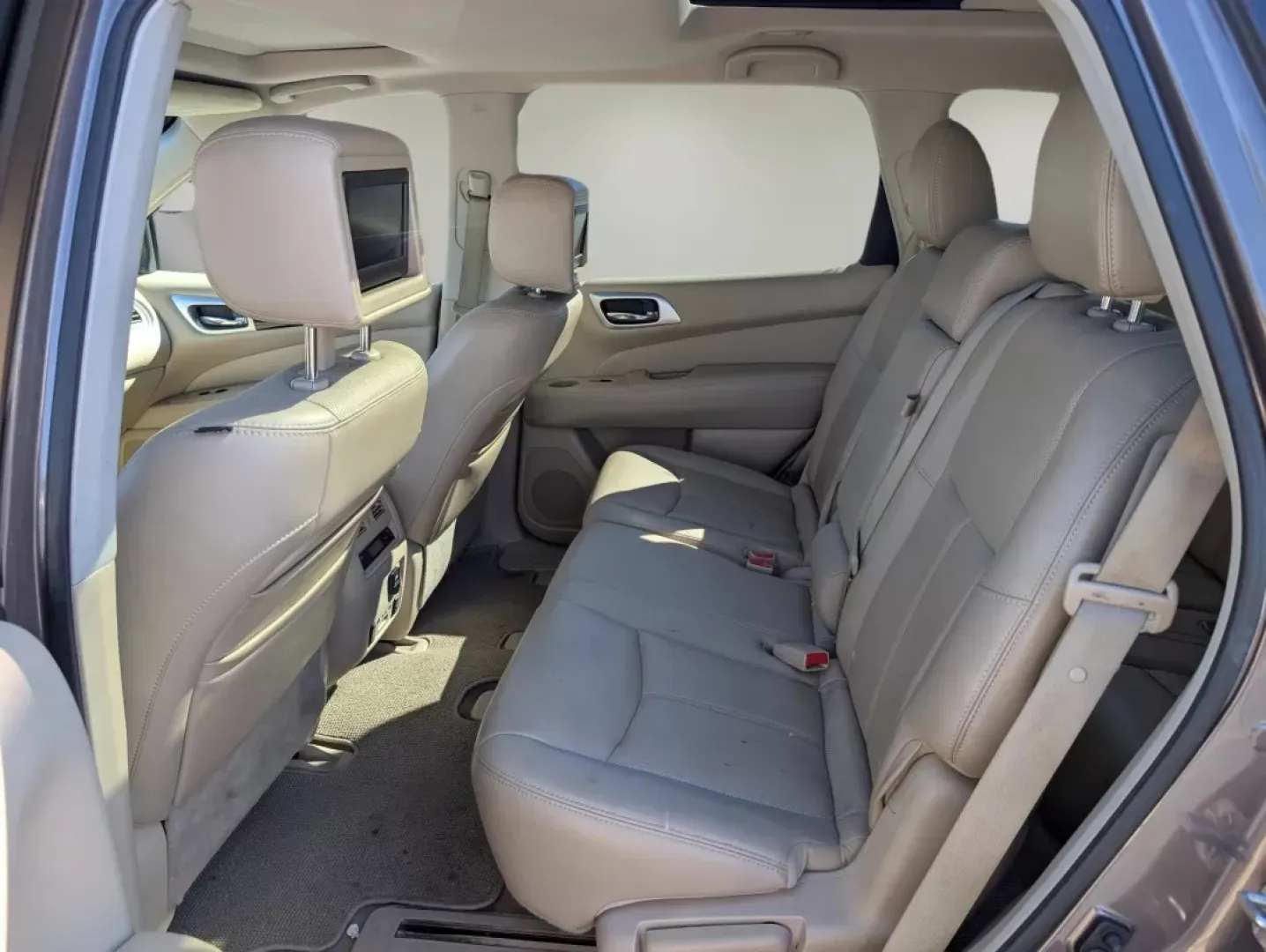 2013 /Almond Nissan Pathfinder Platinum (5N1AR2MN3DC) with an Other engine, located at 5115 14th Ave., Columbus, GA, 31904, (706) 323-0345, 32.511494, -84.971046 - Are you ready for your next family adventure or daily commute? Look no further than this **2013 Nissan Pathfinder Platinum**, perfectly equipped to enhance your lifestyle while providing safety and comfort. Whether you're navigating the bustling streets of Phenix City, AL, or setting out for a weeke - Photo#10