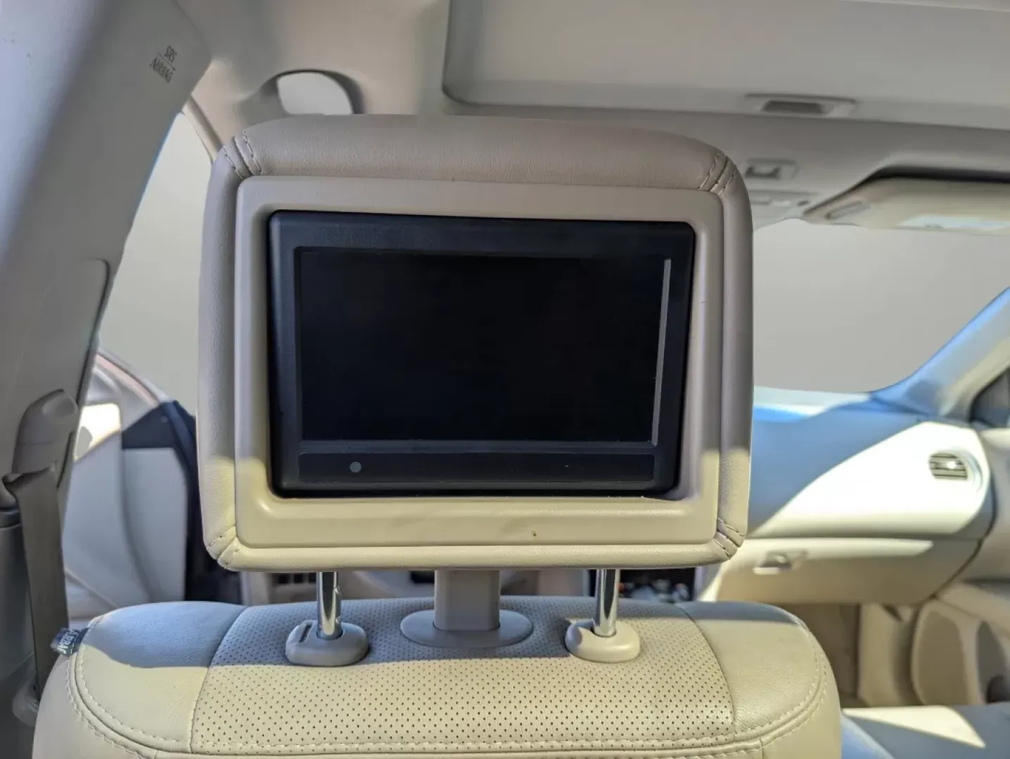 2013 /Almond Nissan Pathfinder Platinum (5N1AR2MN3DC) with an Other engine, located at 5115 14th Ave., Columbus, GA, 31904, (706) 323-0345, 32.511494, -84.971046 - Are you ready for your next family adventure or daily commute? Look no further than this **2013 Nissan Pathfinder Platinum**, perfectly equipped to enhance your lifestyle while providing safety and comfort. Whether you're navigating the bustling streets of Phenix City, AL, or setting out for a weeke - Photo#12