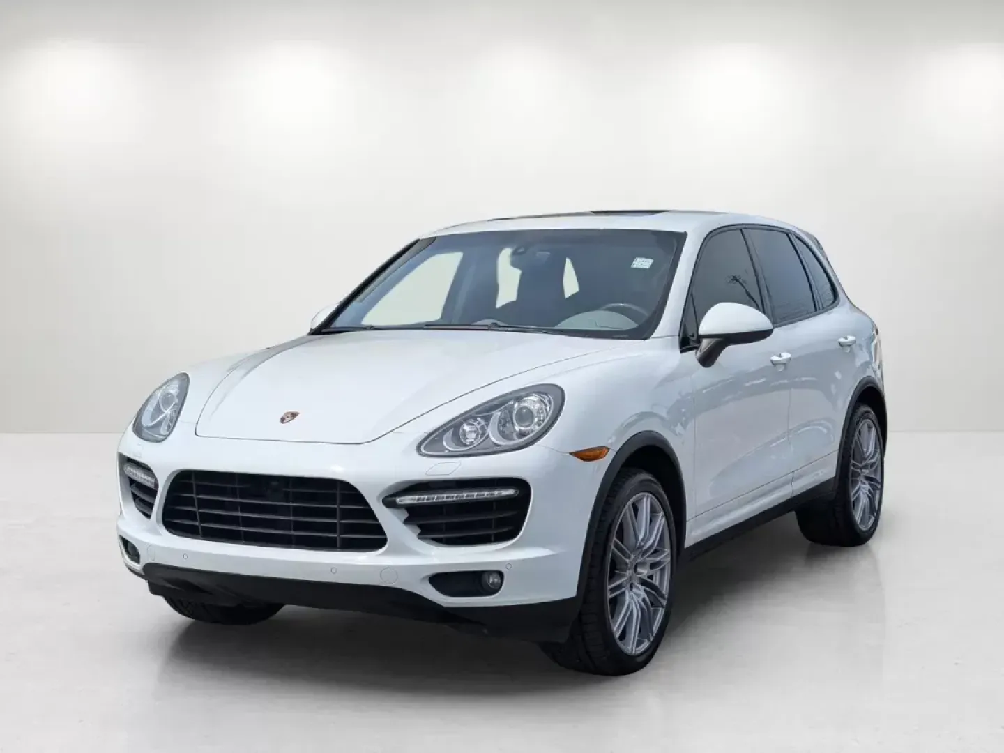 2013 Porsche Cayenne Turbo (WP1AC2A27DL) with an Turbocharged Gas V8 4.8L/293 engine, 8-Speed Automatic w/Manual Shift transmission, located at 3959 U.S. 80 W, Phenix City, AL, 36870, (334) 297-4885, 32.469296, -85.135185 - 2013 Porsche Cayenne Turbo - Photo#0
