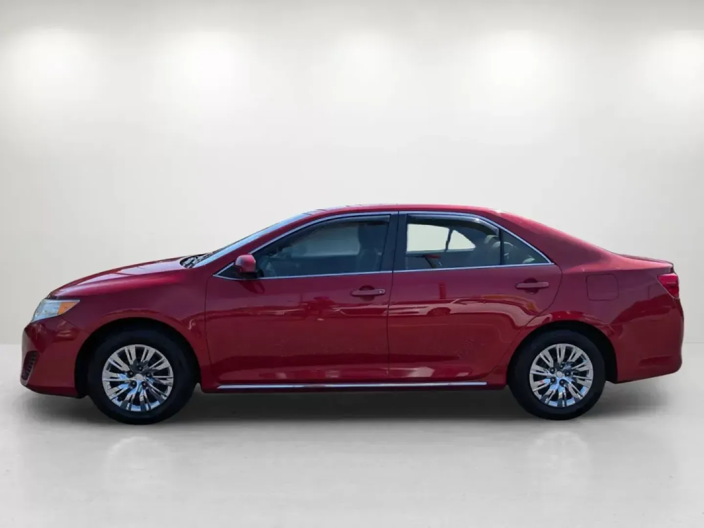 2013 Toyota Camry LE (4T1BF1FK9DU) with an Gas I4 2.5L/152 engine, 6-Speed Automatic w/Manual Shift transmission, located at 7000 Northlake Connector, Columbus, GA, 31904, (706) 987-8085, 32.524975, -84.978134 - **Discover Your Perfect Commute Companion: 2013 Toyota Camry LE at Gils Auto - Columbus #2!**<br /> <br /> Are you in search of a reliable, stylish vehicle that fits seamlessly into your busy lifestyle? Look no further! The 2013 Toyota Camry LE combines comfort, efficiency, and advanced safety featu - Photo#7