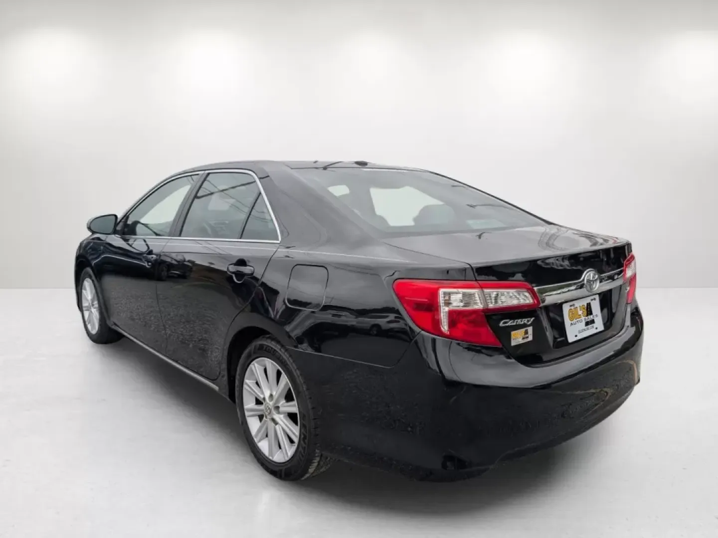 2013 Toyota Camry XLE (4T1BF1FK8DU) with an Other engine, located at 804 22nd Ave, Phenix City, AL, 36870, (334) 297-1860, 32.484749, -85.024475 - Discover a new level of convenience and reliability with the 2013 Toyota Camry, the perfect sedan for budget-conscious buyers and families seeking a dependable vehicle. At Gils Auto, located at 3959 U.S. 80 W, Phenix City, AL 36870, we specialize in providing quality vehicles with in-house financing - Photo#6