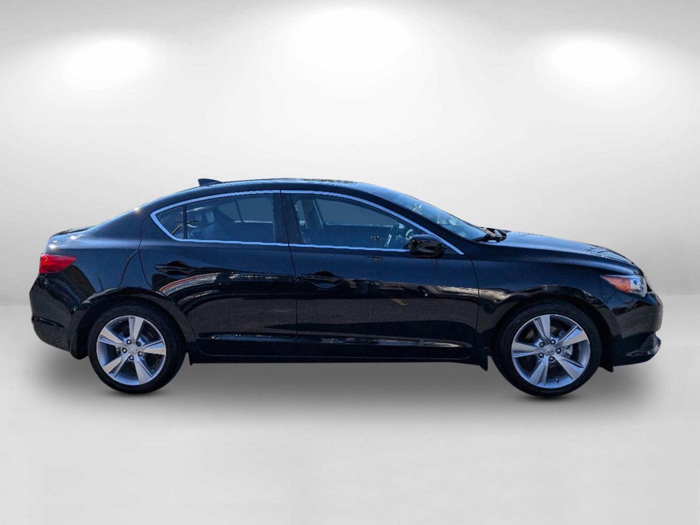 2014 Acura ILX Tech Pkg (19VDE1F74EE) with an Premium Unleaded I-4 2.0 L/122 engine, 5-Speed Automatic w/OD transmission, located at 521 Old Farm Lane Rd, Prattville, AL, 36066, (334) 325-1505, 32.482460, -86.416367 - 2014 Acura ILX Tech Pkg - Photo#3