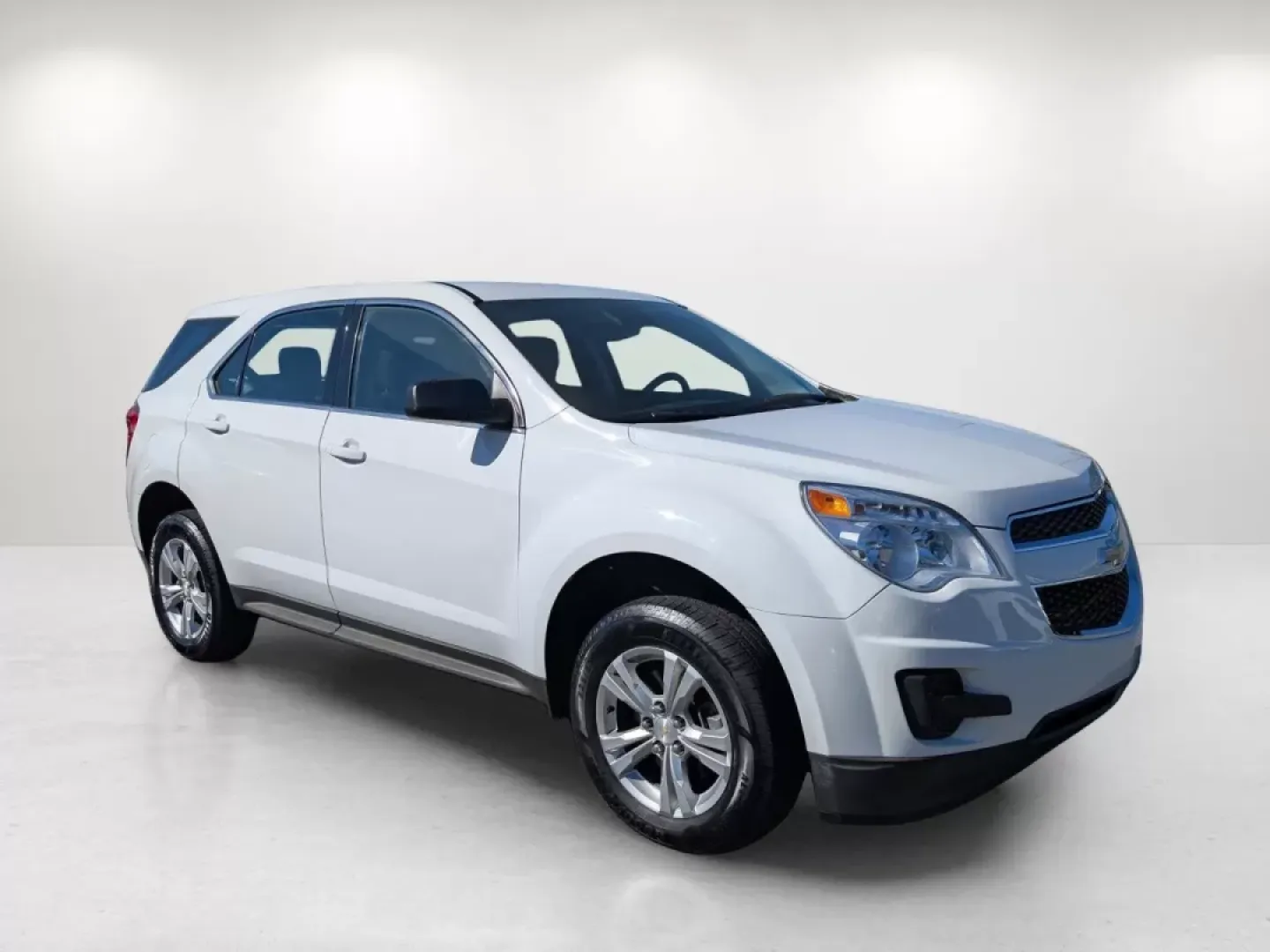 2014 /Jet Black Chevrolet Equinox LS (2GNALAEK0E6) with an Other engine, located at 3959 U.S. 80 W, Phenix City, AL, 36870, (334) 297-4885, 32.469296, -85.135185 - **Discover Your Next Adventure with the 2014 Chevrolet Equinox at Gils Auto!**<br /> <br /> Are you ready to elevate your driving experience? The 2014 Chevrolet Equinox LS, now available at Gils Auto in Phenix City, AL, is the perfect SUV for budget-conscious buyers looking for reliability and versa - Photo#3