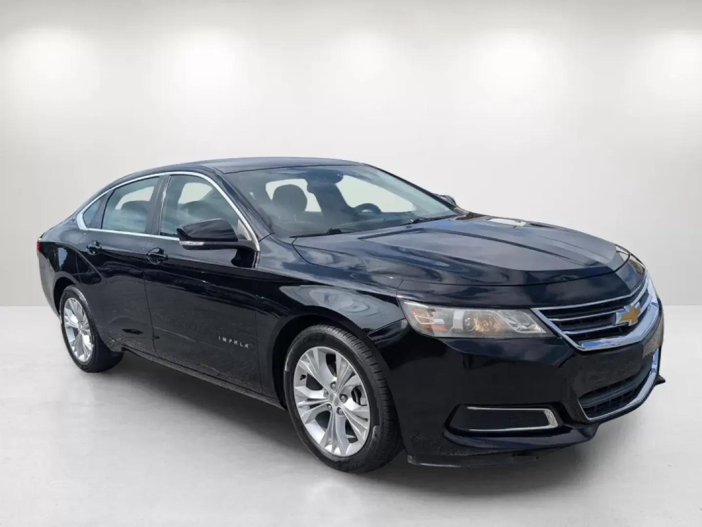 2014 /Jet Black Chevrolet Impala LT (2G1125S36E9) with an Other engine, located at 1430 Gateway Drive, Opelika, AL, 36801, (334) 239-0944, 32.637871, -85.409790 - Experience the perfect blend of comfort, style, and performance with this outstanding 2014 Chevrolet Impala LT, available at Gils Auto in Phenix City, AL. Whether you're commuting to work, running errands, or planning a weekend getaway, this sedan is tailored to enhance every journey. With its sleek - Photo#2