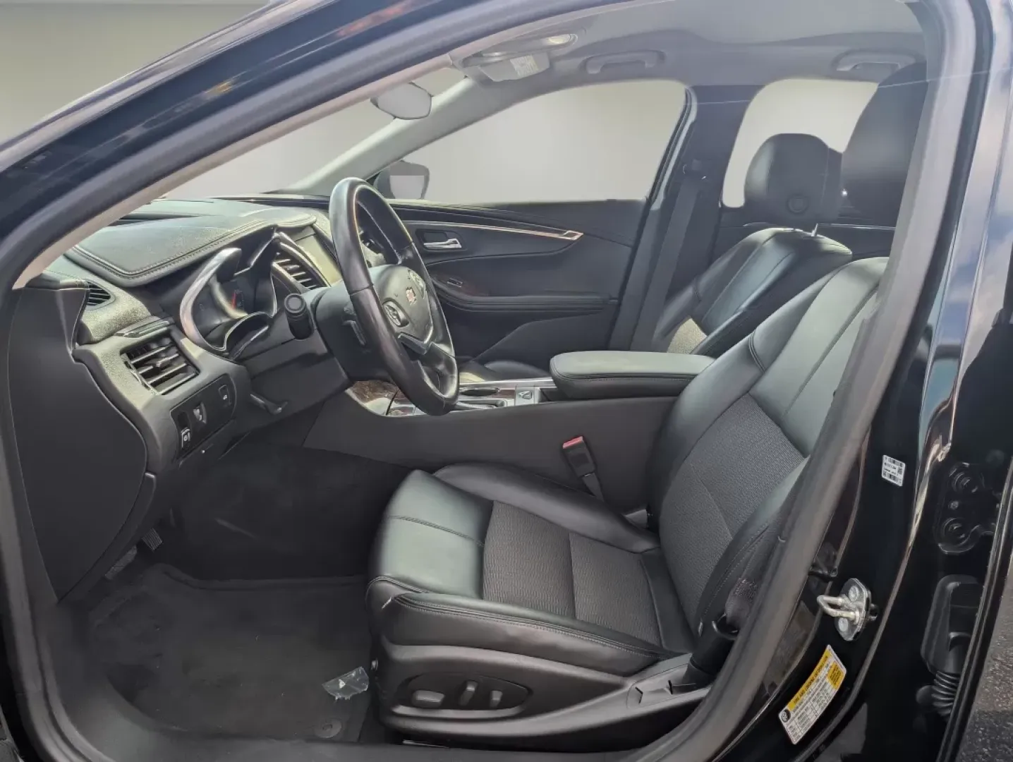 2014 /Jet Black Chevrolet Impala LT (2G1125S36E9) with an Other engine, located at 1430 Gateway Drive, Opelika, AL, 36801, (334) 239-0944, 32.637871, -85.409790 - Experience the perfect blend of comfort, style, and performance with this outstanding 2014 Chevrolet Impala LT, available at Gils Auto in Phenix City, AL. Whether you're commuting to work, running errands, or planning a weekend getaway, this sedan is tailored to enhance every journey. With its sleek - Photo#9
