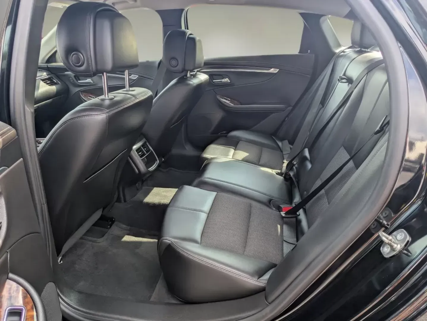 2014 /Jet Black Chevrolet Impala LT (2G1125S36E9) with an Other engine, located at 1430 Gateway Drive, Opelika, AL, 36801, (334) 239-0944, 32.637871, -85.409790 - Experience the perfect blend of comfort, style, and performance with this outstanding 2014 Chevrolet Impala LT, available at Gils Auto in Phenix City, AL. Whether you're commuting to work, running errands, or planning a weekend getaway, this sedan is tailored to enhance every journey. With its sleek - Photo#10