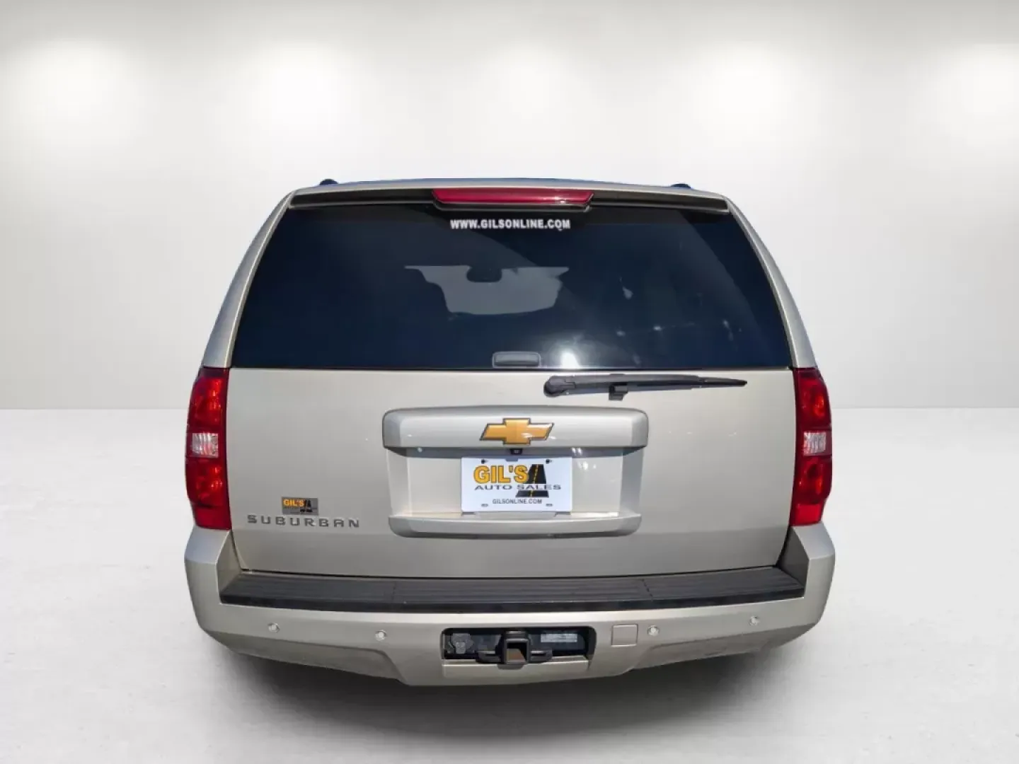 2014 /Light Titanium/Dark Titanium Chevrolet Suburban LT (1GNSCJE07ER) with an Other engine, located at 3959 U.S. 80 W, Phenix City, AL, 36870, (334) 297-4885, 32.469296, -85.135185 - **Discover Your Home on Wheels: 2014 Chevrolet Suburban LT Perfect for Family Adventures!**<br /> <br /> At Gils Auto in Phenix City, AL, we believe every journey should be as enjoyable as the destination. Introducing the 2014 Chevrolet Suburban LT, an ideal SUV for growing families and weekend adv - Photo#6