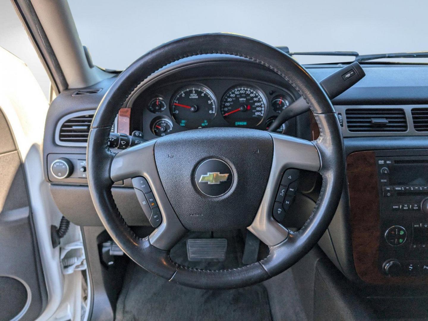 2014 /Ebony Chevrolet Suburban LT (1GNSCJE02ER) with an Gas/Ethanol V8 5.3L/323 engine, 6-Speed Automatic transmission, located at 521 Old Farm Lane Rd, Prattville, AL, 36066, (334) 325-1505, 32.482460, -86.416367 - 2014 Chevrolet Suburban LT - Photo#13