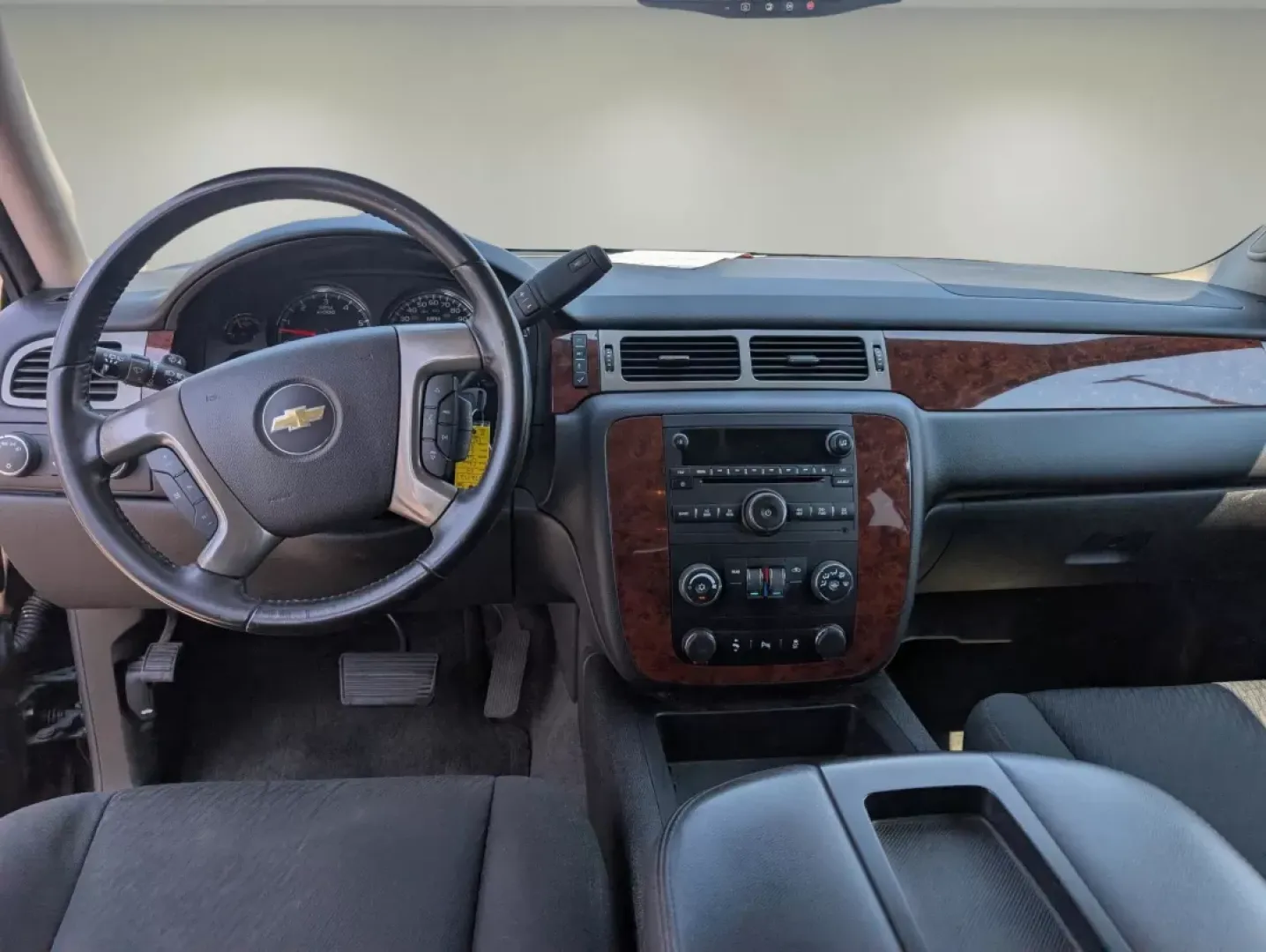 2014 /Ebony Chevrolet Tahoe LS (1GNSKAE00ER) with an Other engine, located at 3959 U.S. 80 W, Phenix City, AL, 36870, (334) 297-4885, 32.469296, -85.135185 - Elevate your family adventures and weekend getaways with this robust 2014 Chevrolet Tahoe LS, a versatile SUV that perfectly balances style, comfort, and functionality. This vehicle is not just about getting from point A to point B; it's about creating memorable moments with your loved ones. Whether - Photo#12