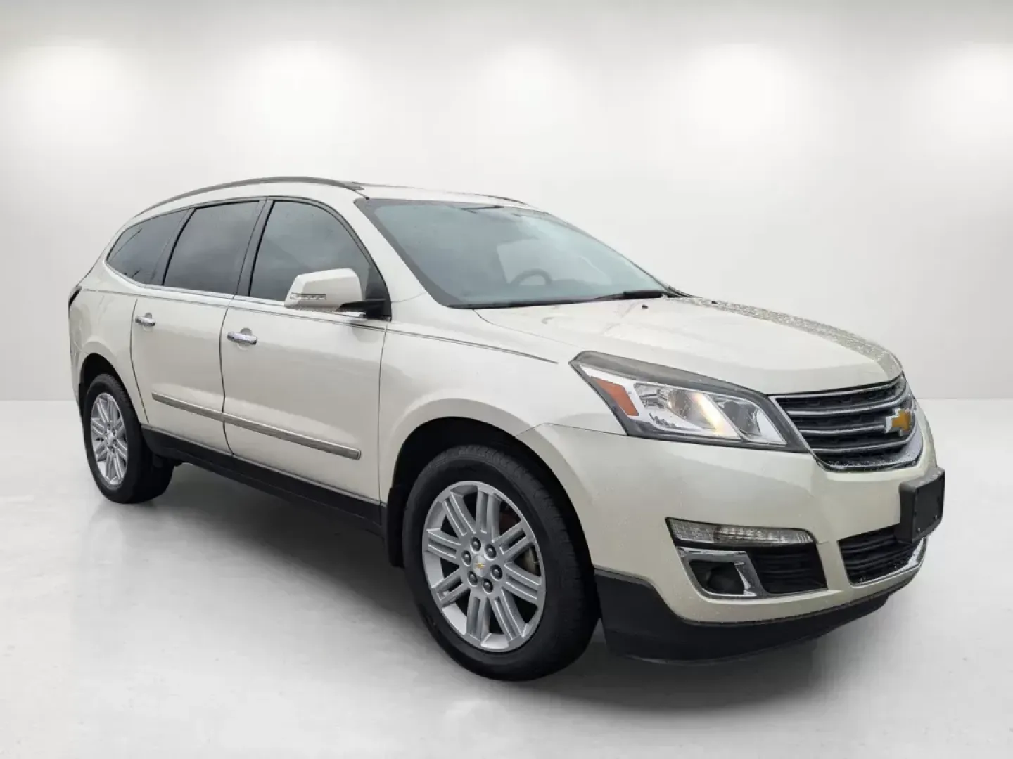 2014 /Ebony/Mojave Chevrolet Traverse LT (1GNKRGKD6EJ) with an Gas V6 3.6L/217 engine, 6-Speed Automatic transmission, located at 7000 Northlake Connector, Columbus, GA, 31904, (706) 987-8085, 32.524975, -84.978134 - 2014 Chevrolet Traverse LT - Photo#3
