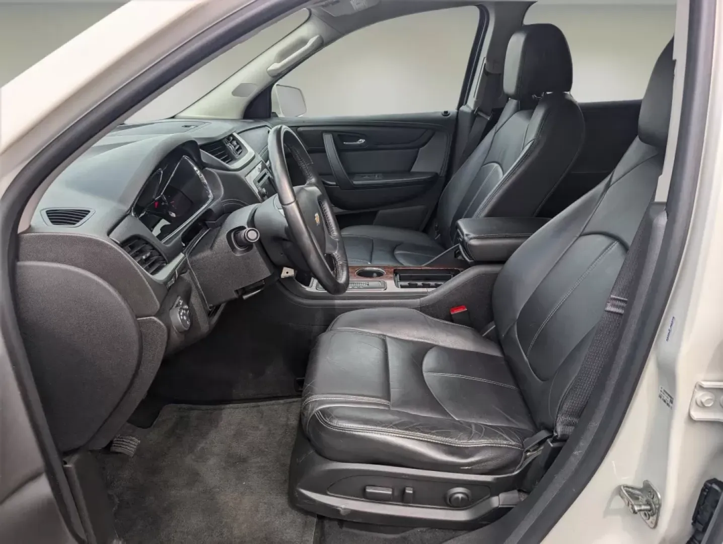 2014 /Ebony Chevrolet Traverse LT (1GNKRHKD0EJ) with an Other engine, located at 804 22nd Ave, Phenix City, AL, 36870, (334) 297-1860, 32.484749, -85.024475 - ### Explore the Open Road with the 2014 Chevrolet Traverse LT at Gils Auto!<br /> <br /> Are you ready to enhance your family's adventures or elevate your daily commute? The 2014 Chevrolet Traverse LT available at Gils Auto in Phenix City, AL, is the perfect SUV for those who crave space, comfort, a - Photo#10